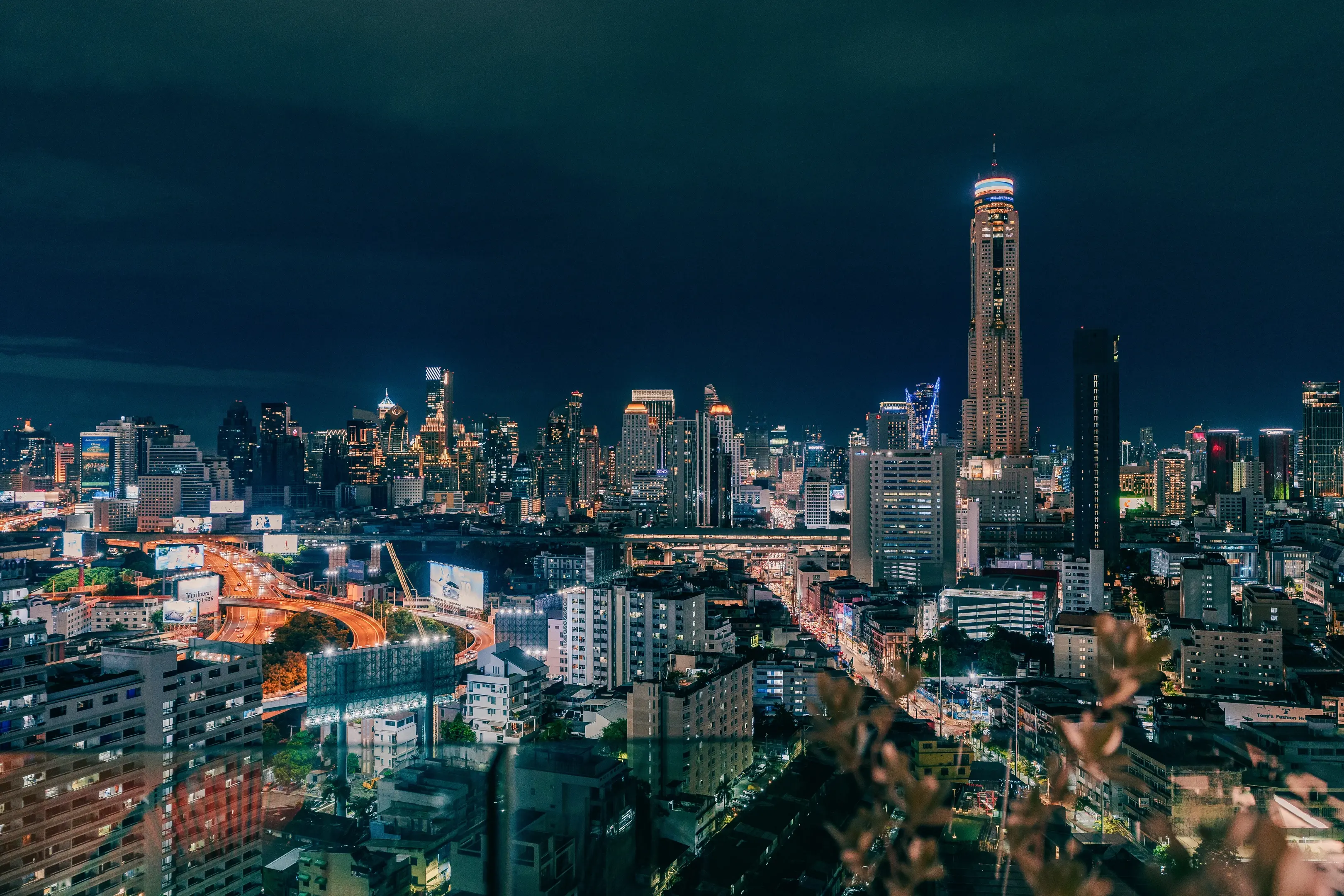 FLAMINGO LOUNGE. Duplex Penthouse in Central Bangkok
