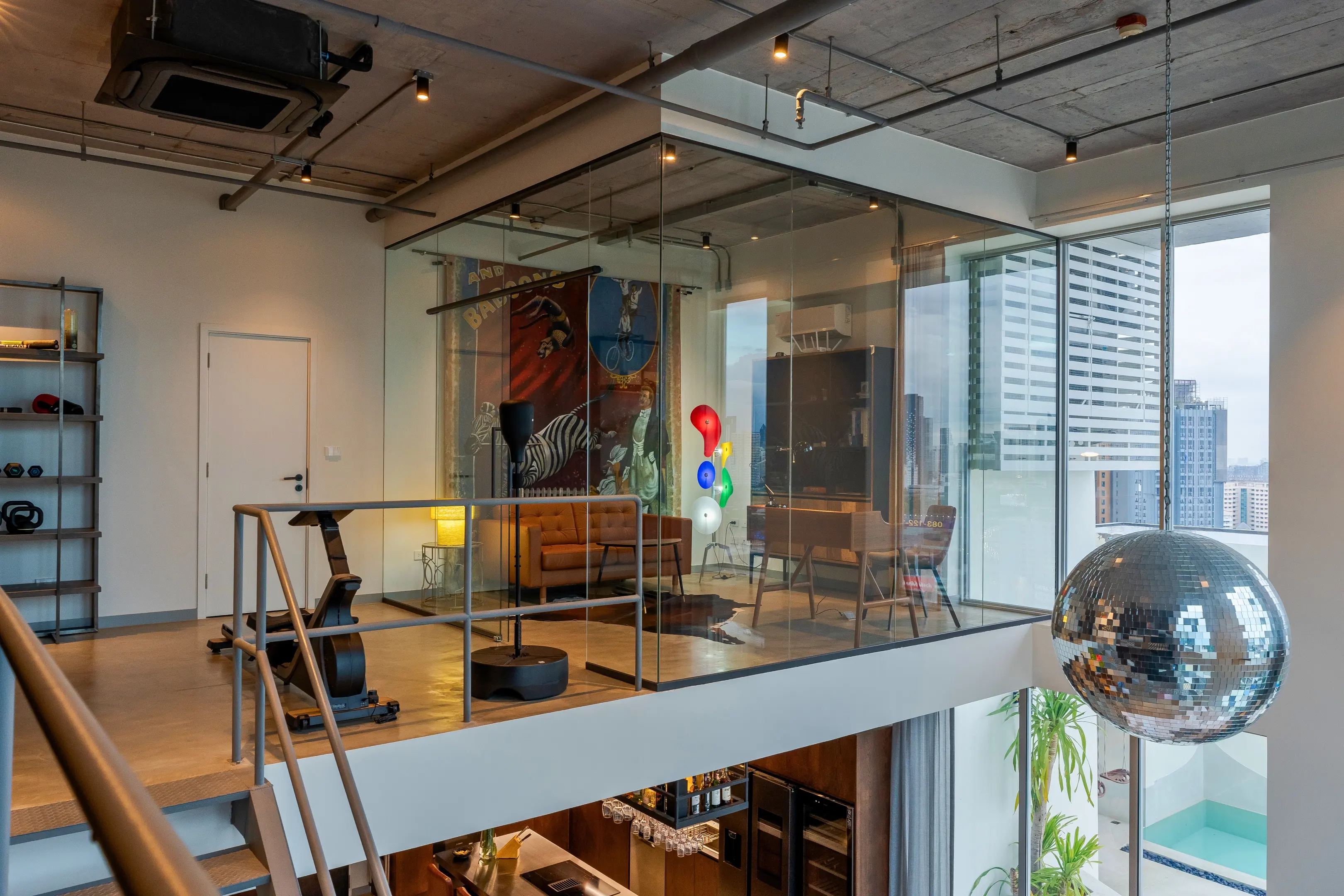 FLAMINGO LOUNGE. Duplex Penthouse in Central Bangkok