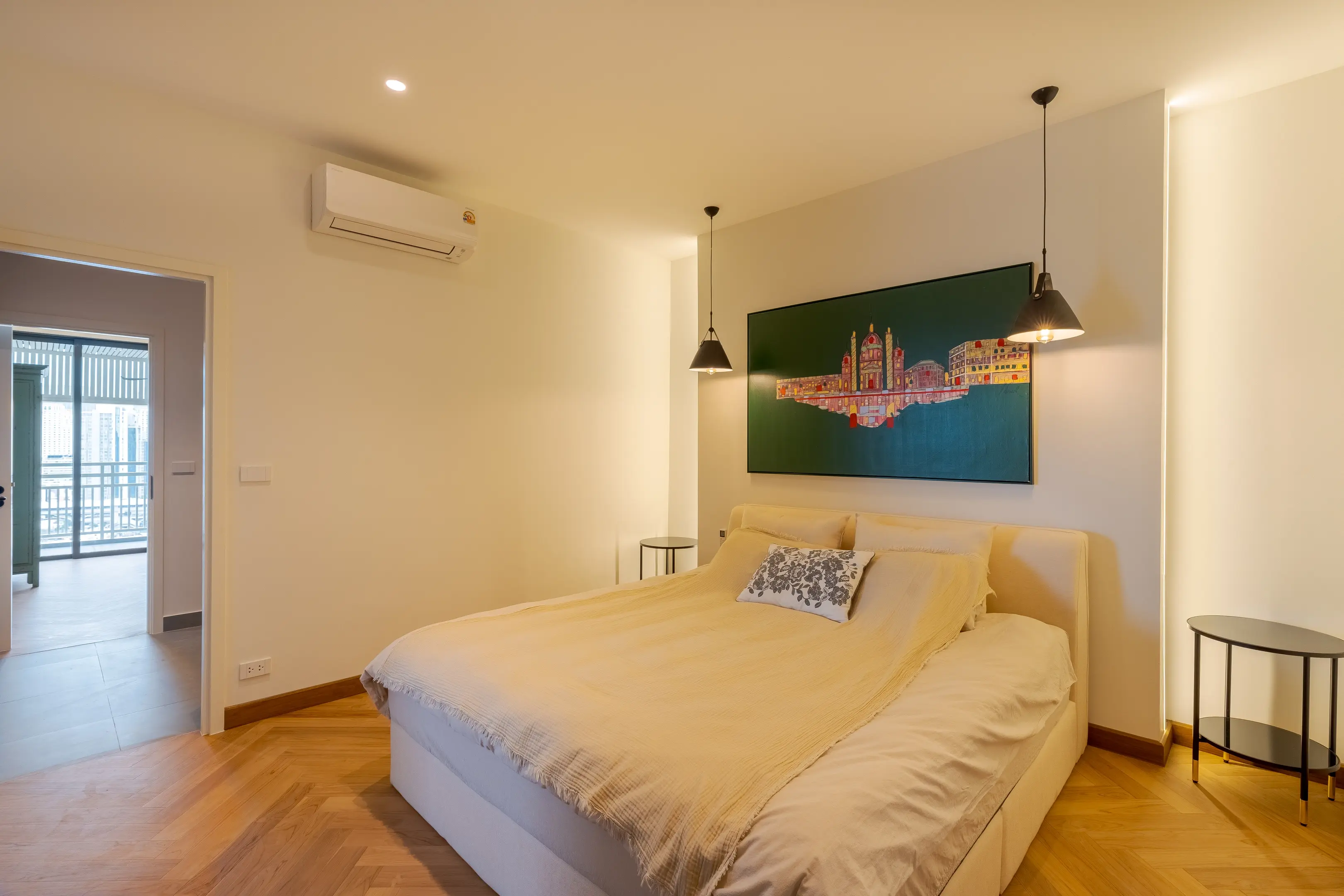 FLAMINGO LOUNGE. Duplex Penthouse in Central Bangkok