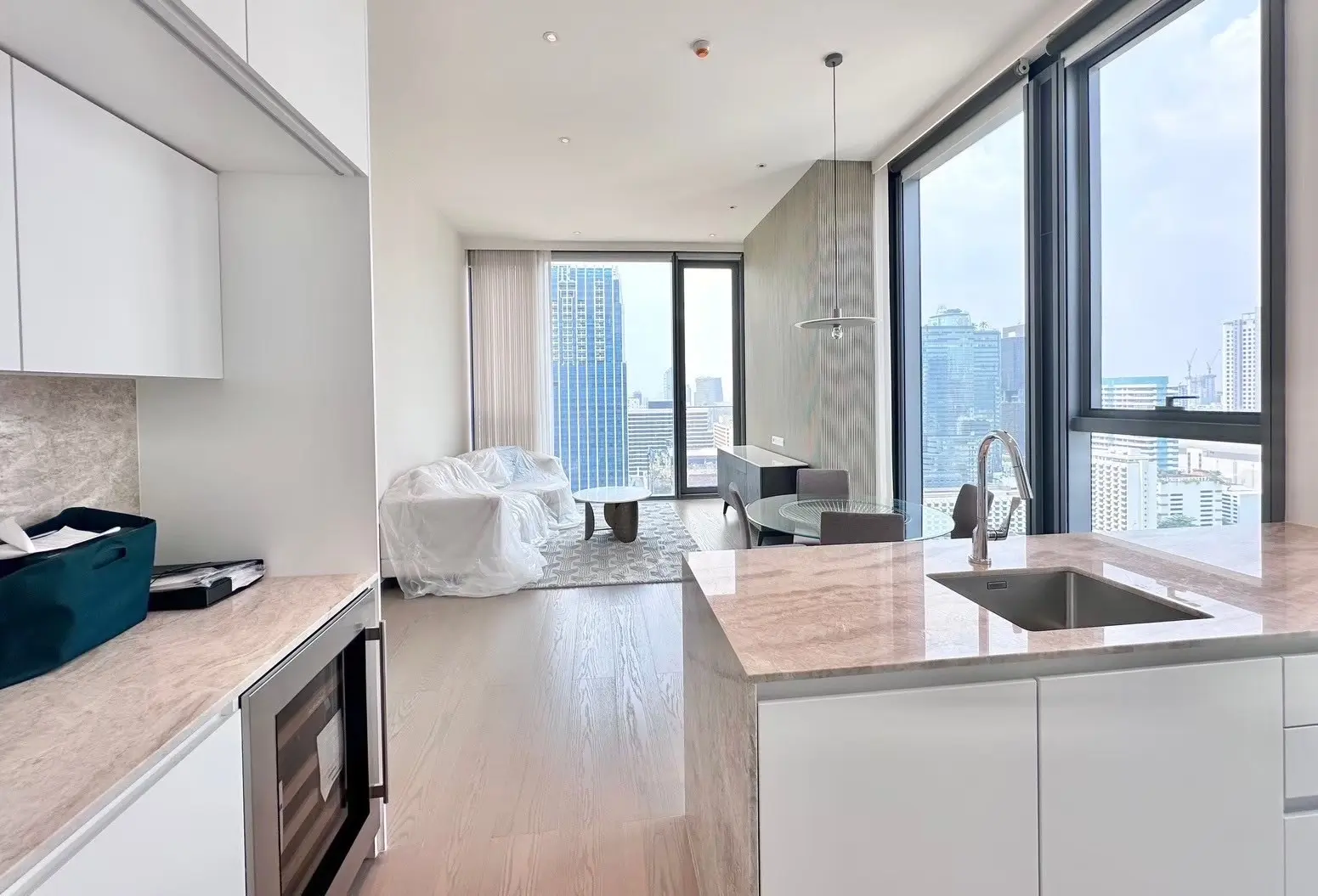 1 Bed/ 2 Bath SCOPE Langsuan