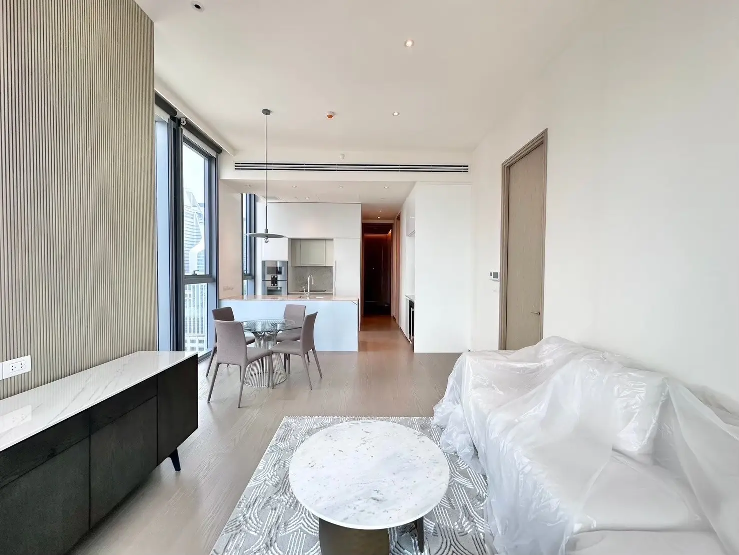 1 Bed/ 2 Bath SCOPE Langsuan