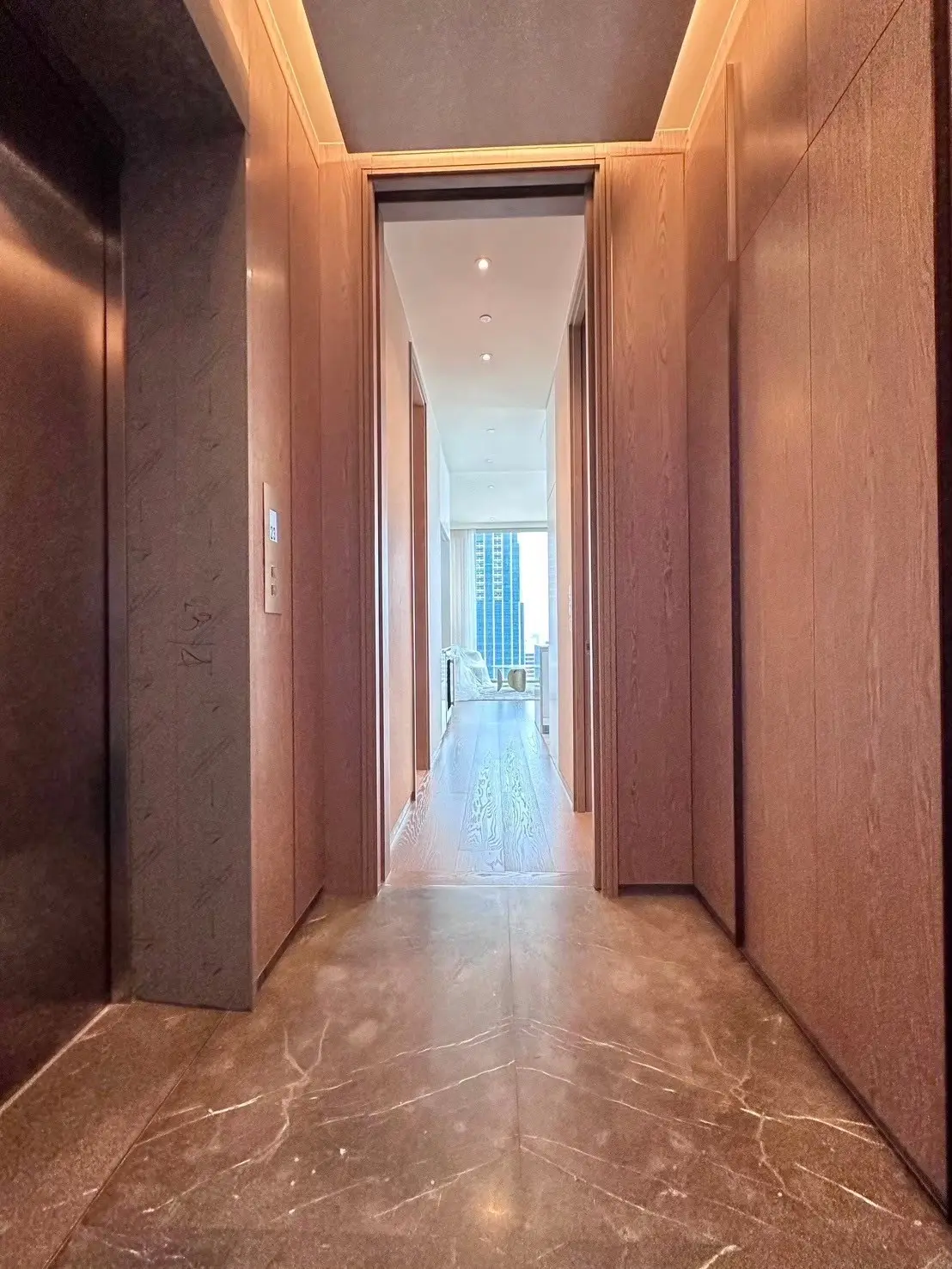 1 Bed/ 2 Bath SCOPE Langsuan