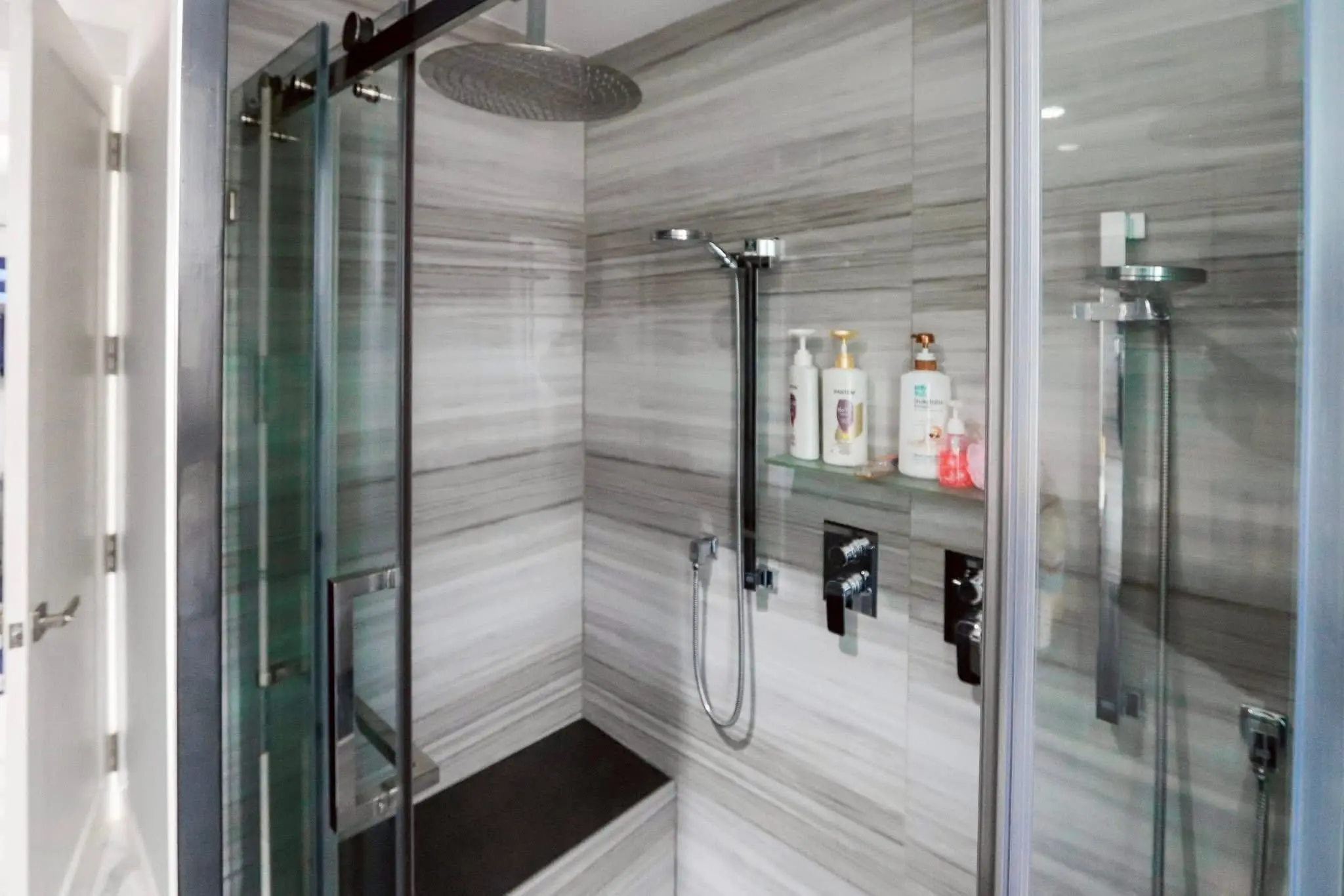 2 bed/ 2 bath Baan Thanon Sarasin