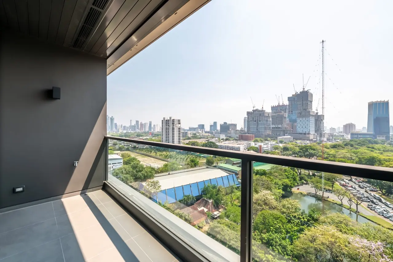 1 bed/ 1 bath Sindhorn Tonson