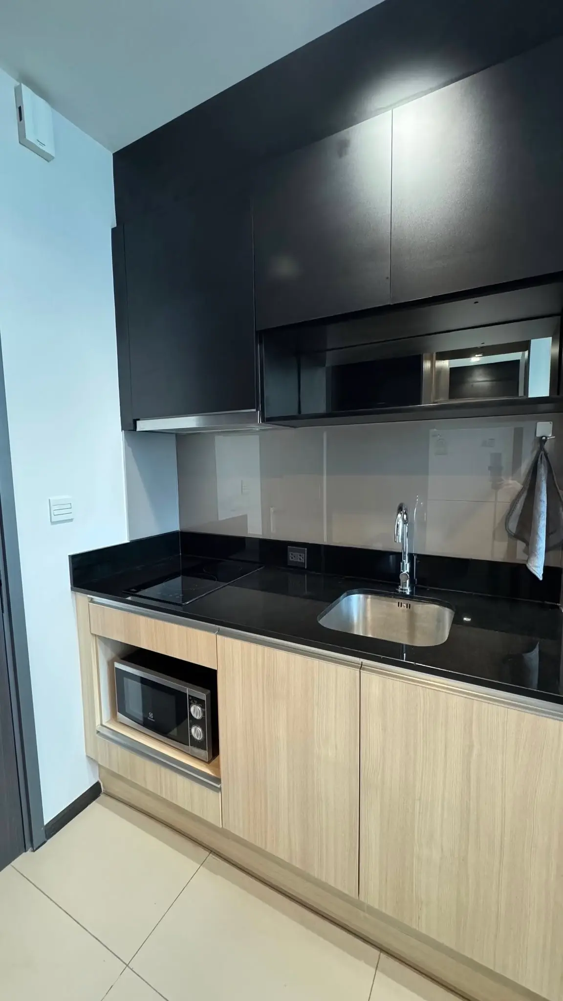 1 bed, 1 bath  Edge Sukhumvit 23