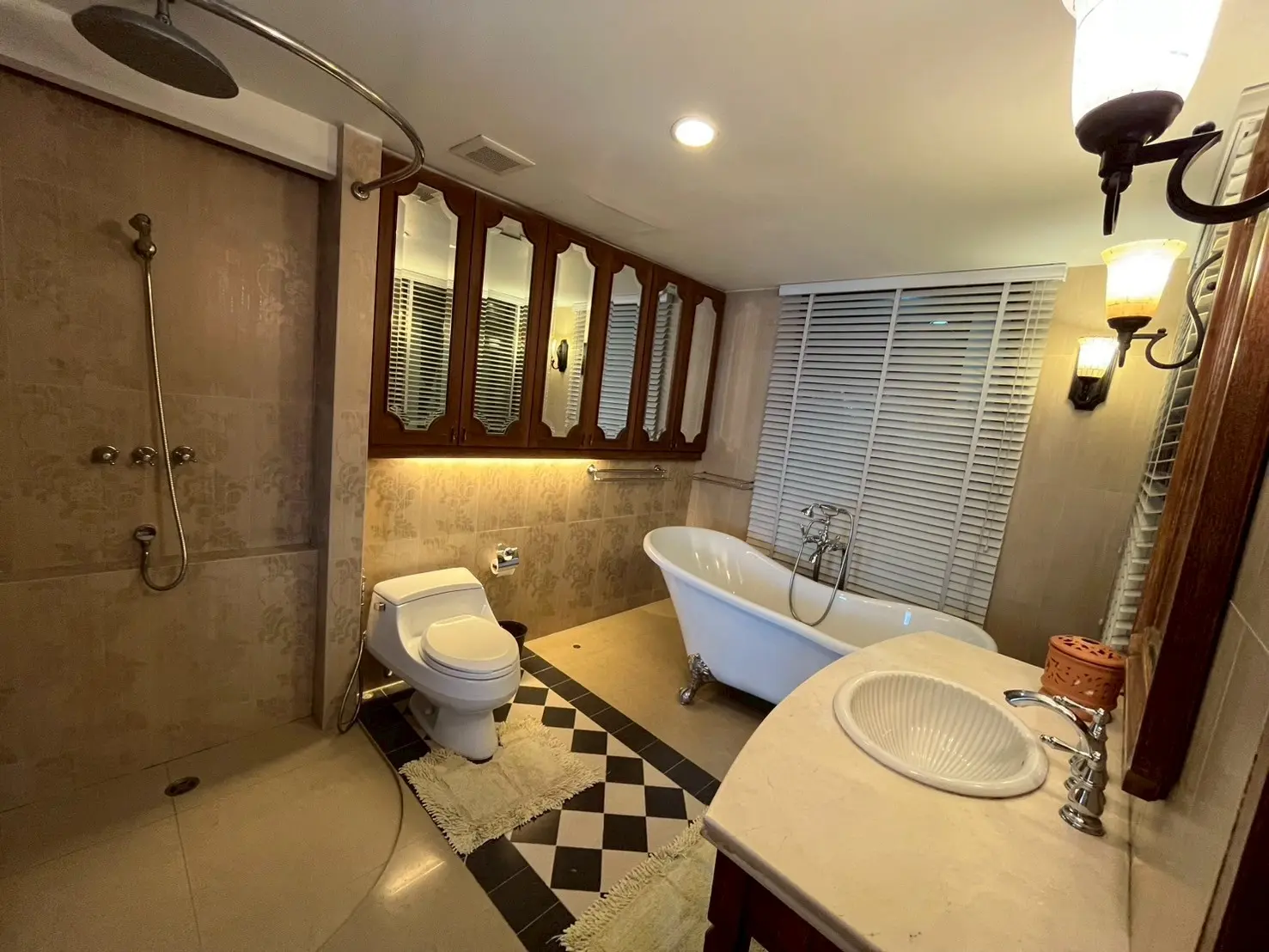 7 Bed/ 8 Bath Penthouse. Navin Court