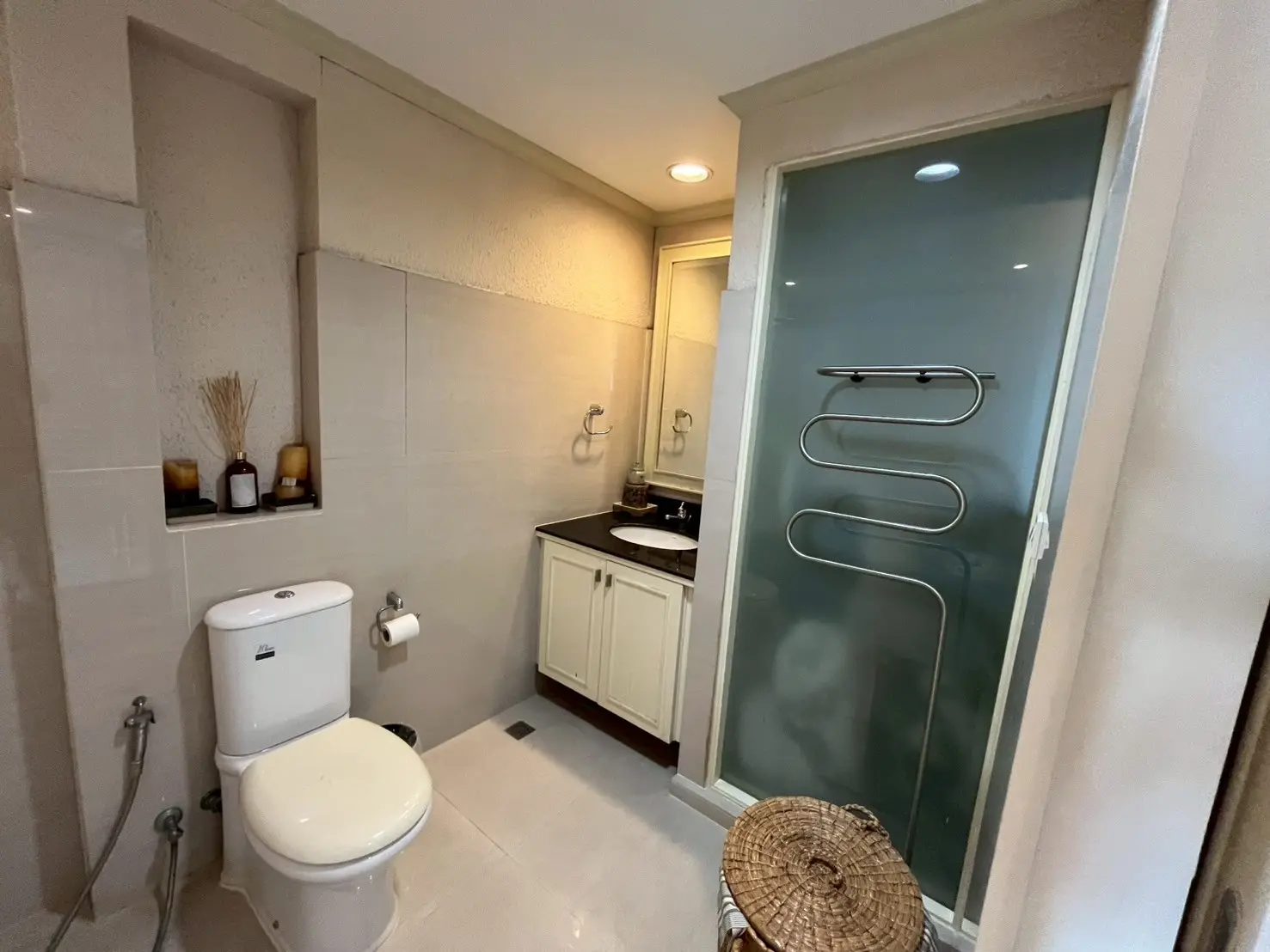 7 Bed/ 8 Bath Penthouse. Navin Court