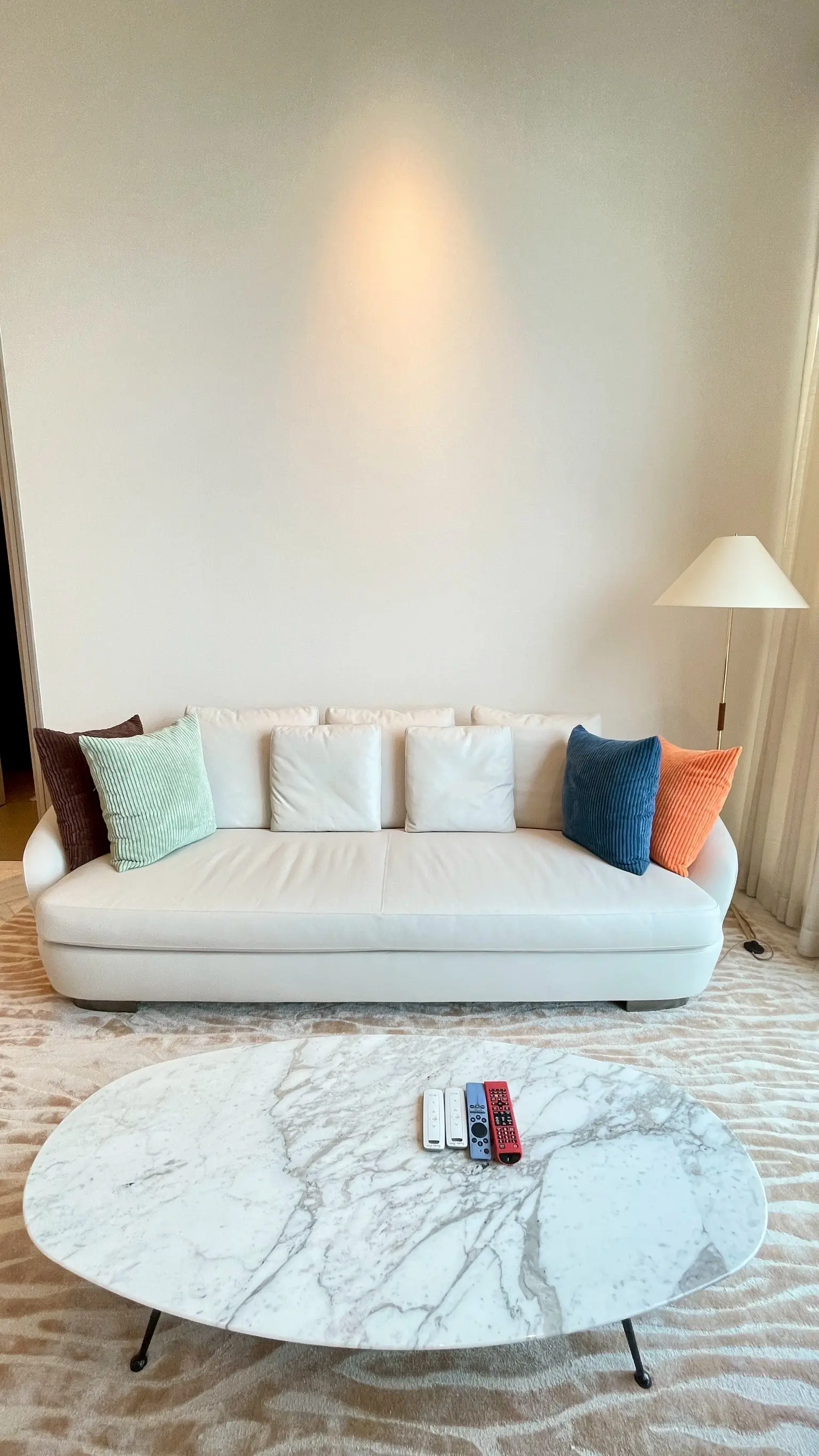 1 Bed/ 2 Bath Scope Langsuan