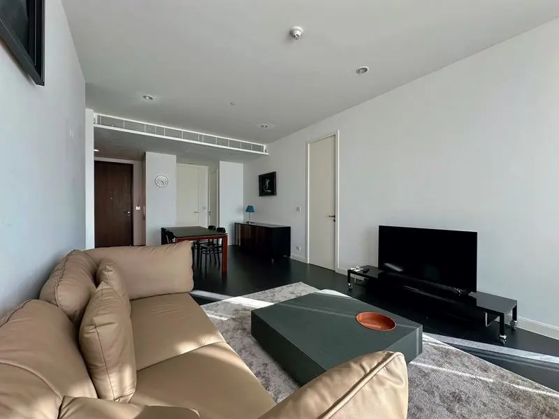 2 Bed/ 2 Bath 185 Rajadamri