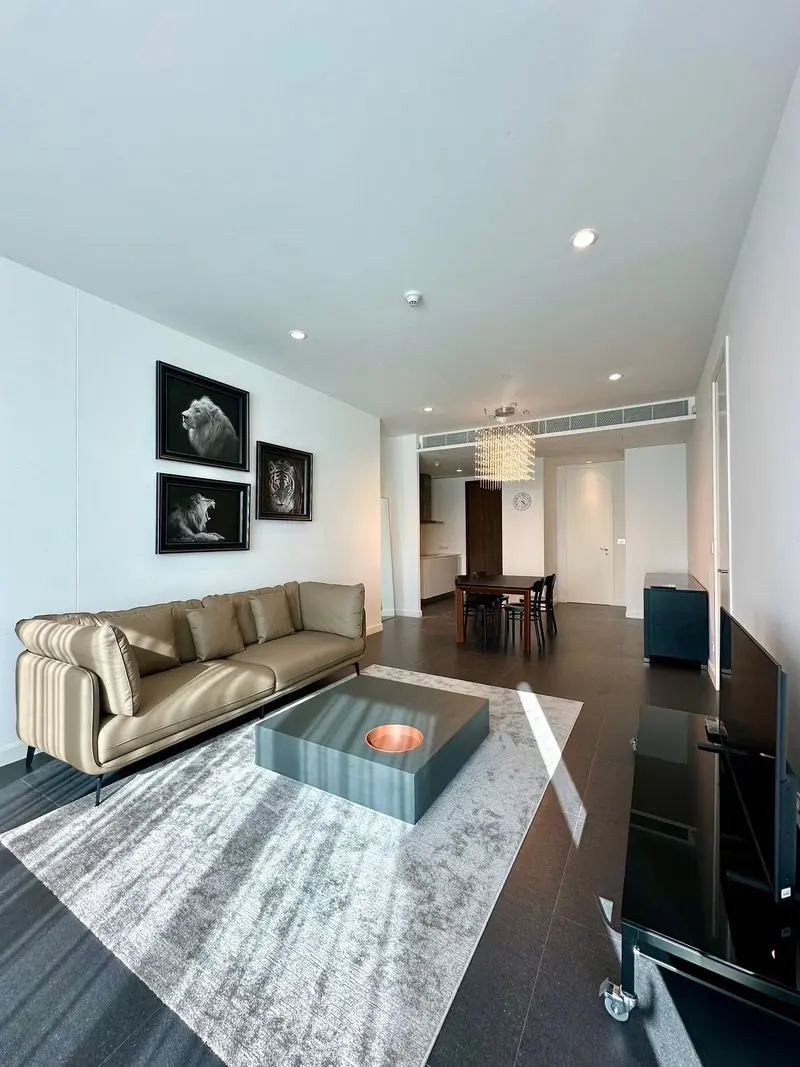 2 Bed/ 2 Bath 185 Rajadamri