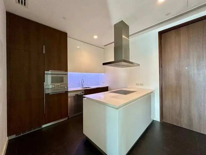 2 Bed/ 2 Bath 185 Rajadamri