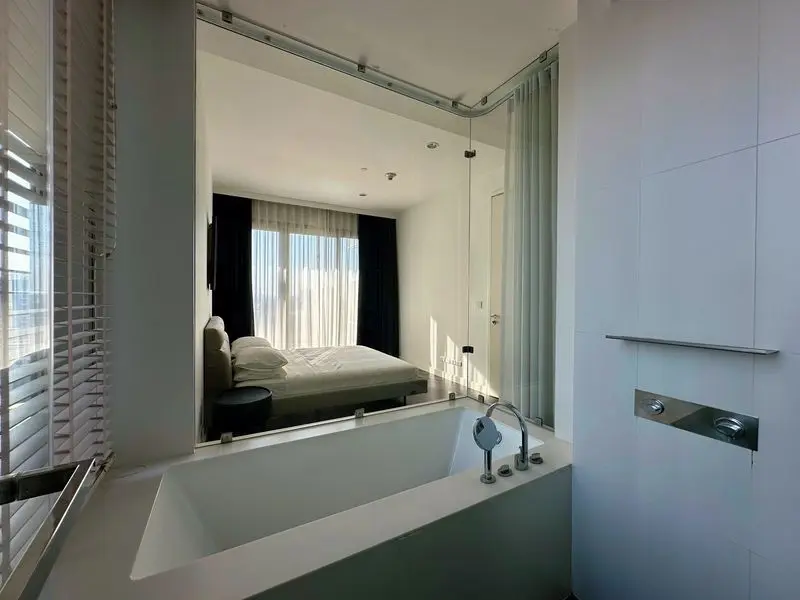 2 Bed/ 2 Bath 185 Rajadamri