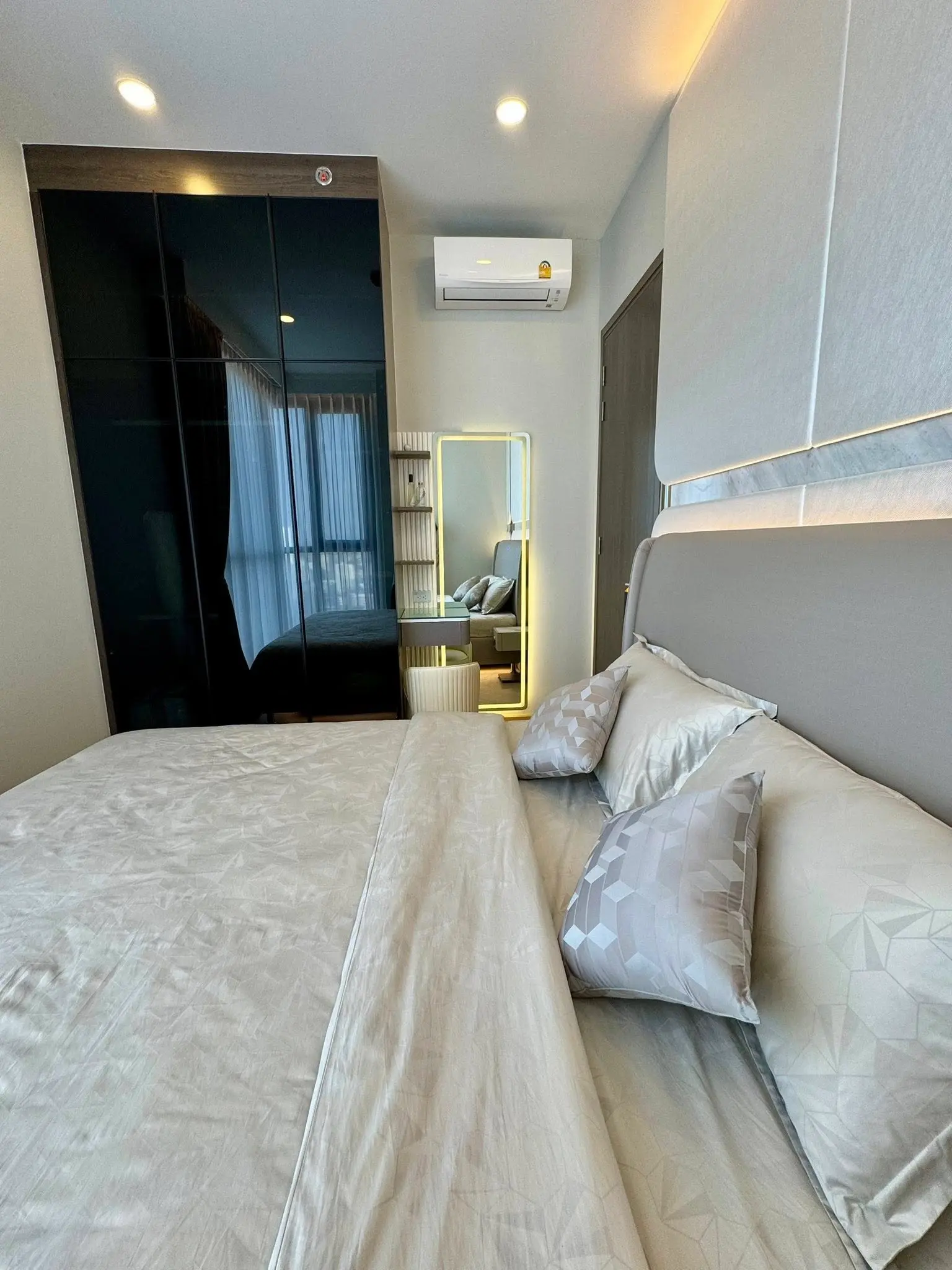 2 bed/ 1 bath Park Origin Thonglor