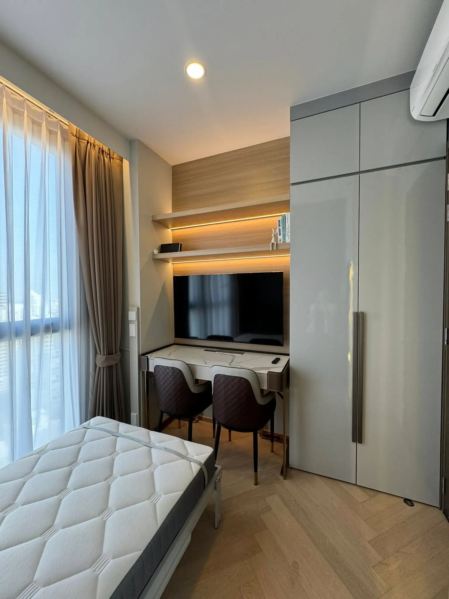 2 bed/ 1 bath Park Origin Thonglor