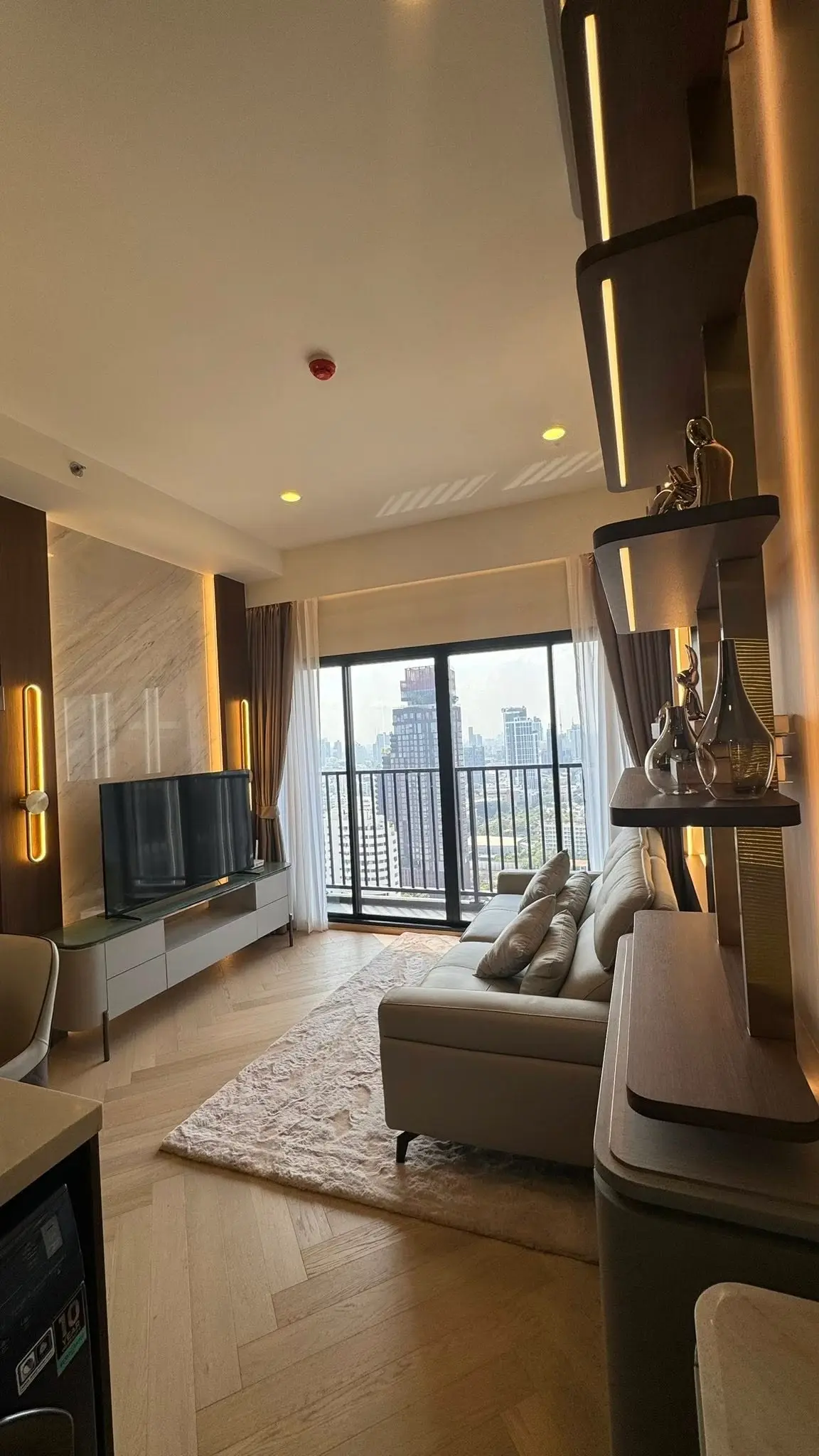2 bed/ 1 bath Park Origin Thonglor