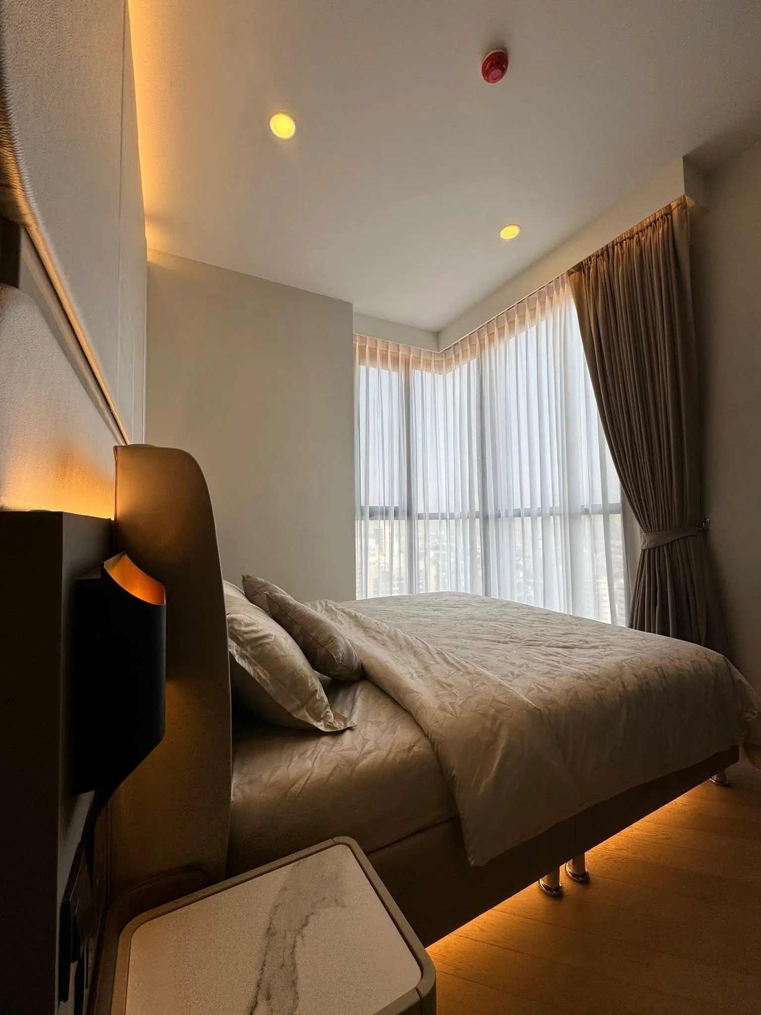 2 bed/ 1 bath Park Origin Thonglor