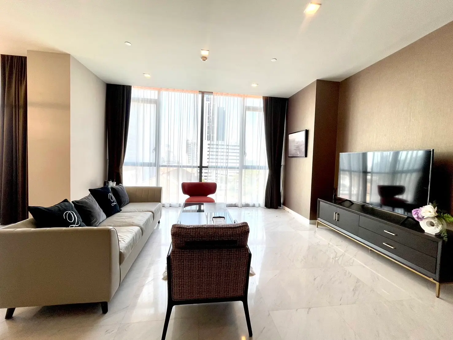 2 bed/ 2 bath The Monument Thonglor