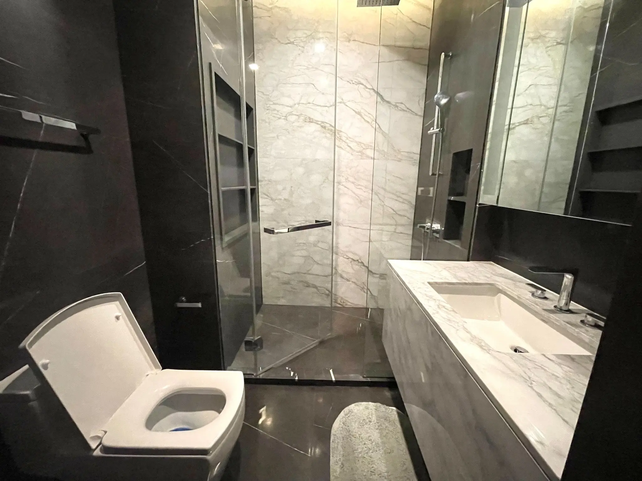 2 bed/ 2 bath The Monument Thonglor