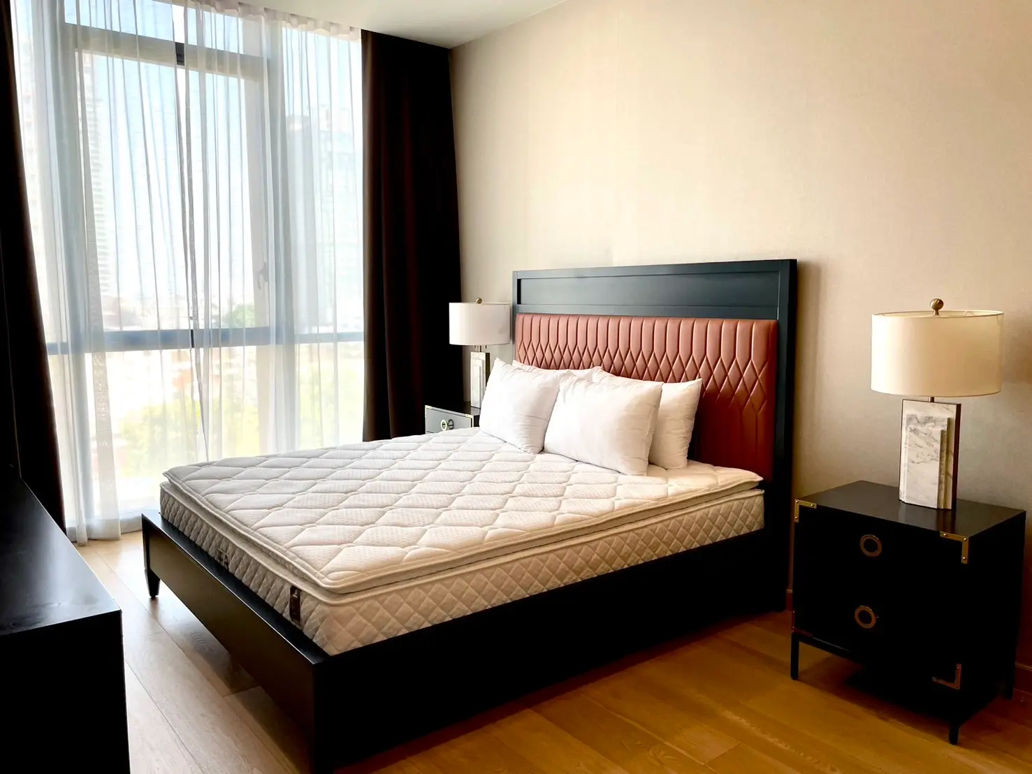 2 bed/ 2 bath The Monument Thonglor