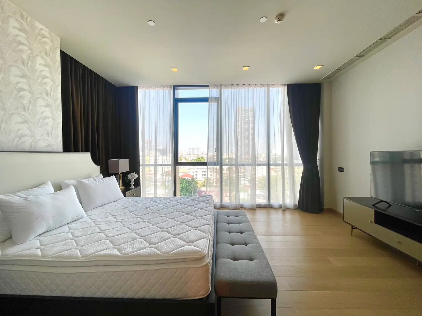 2 bed/ 2 bath The Monument Thonglor