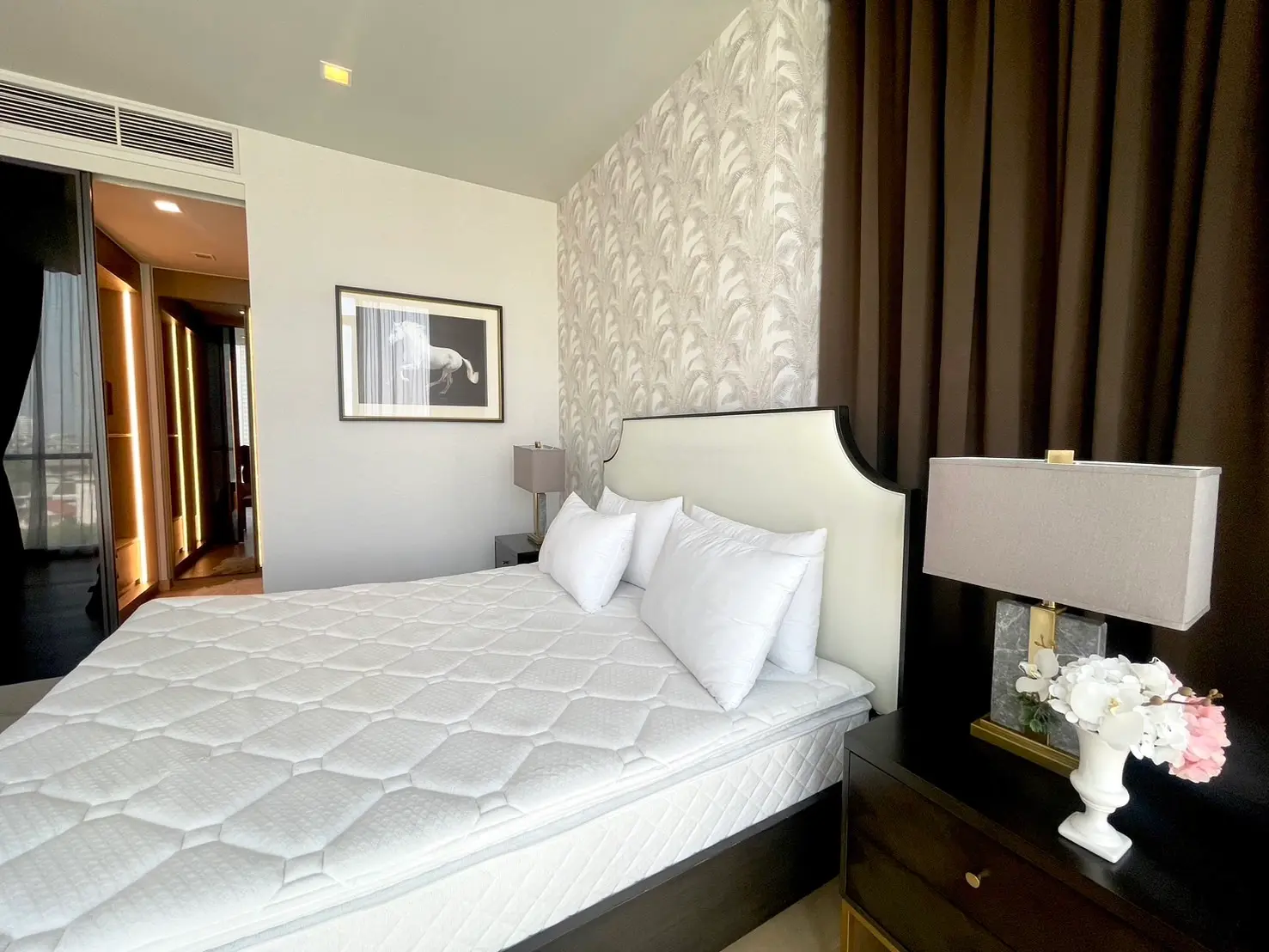 2 bed/ 2 bath The Monument Thonglor