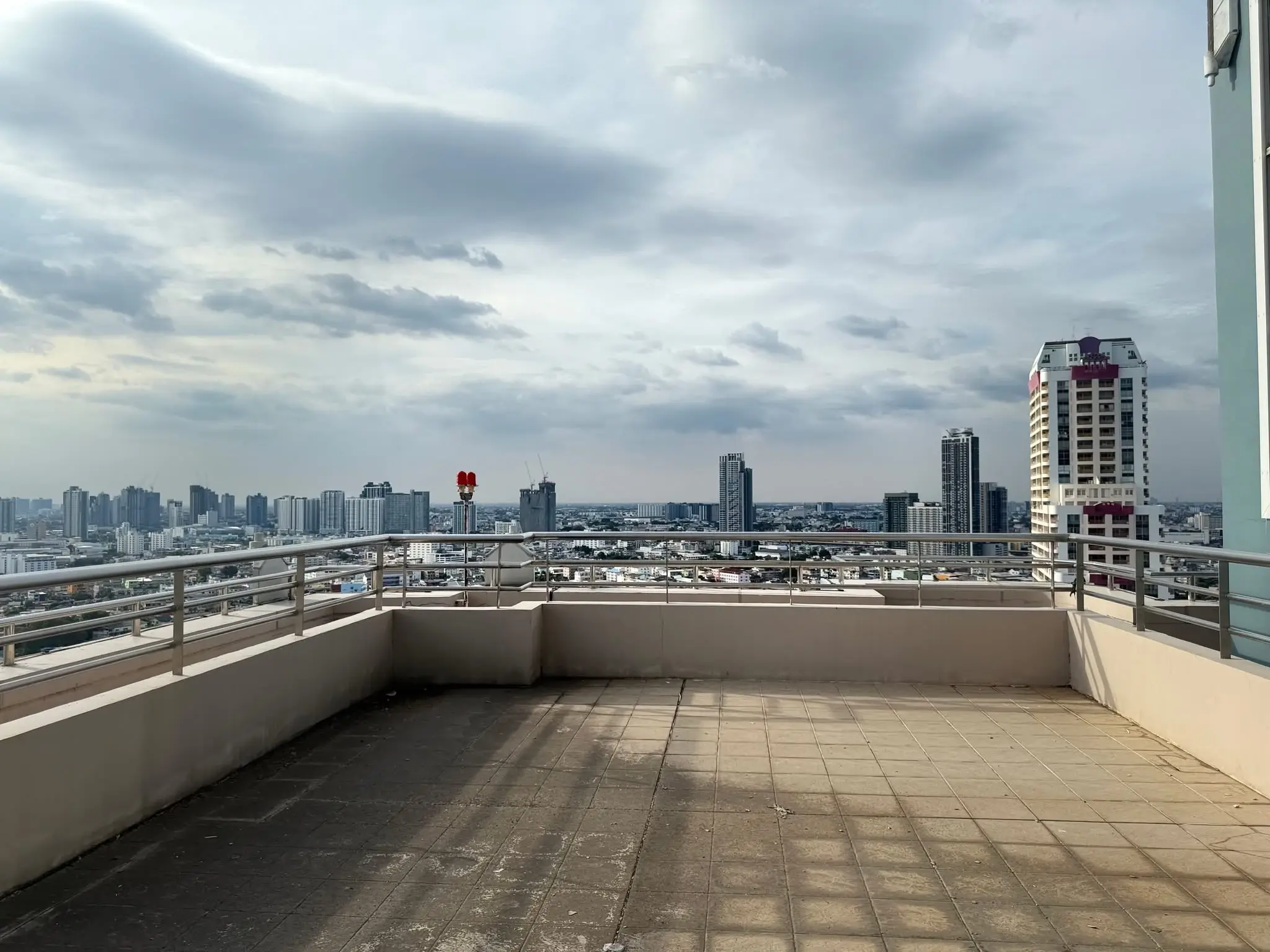 Bare-shell Penthouse. Watermark Chao Praya