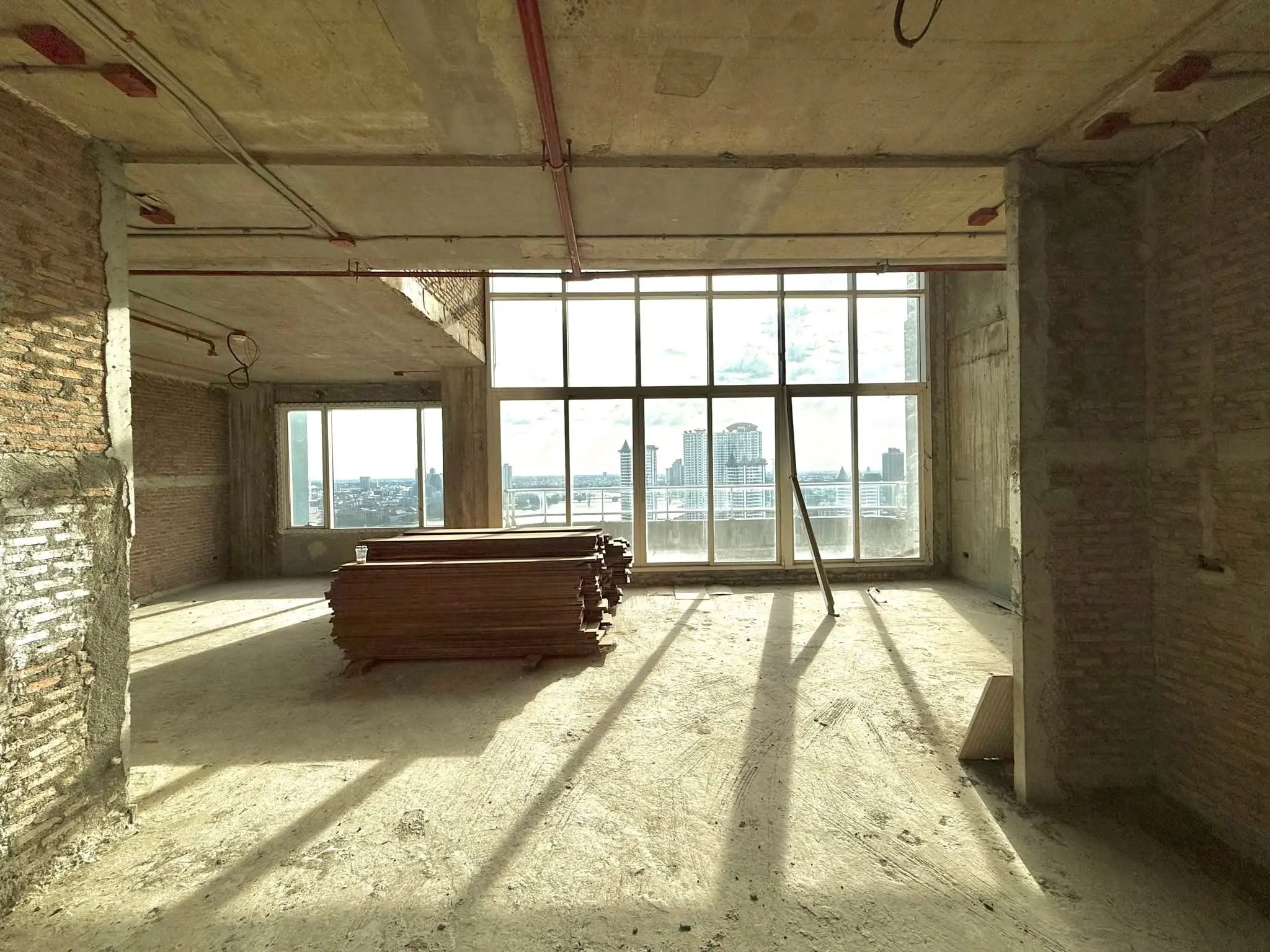 Bare-shell Penthouse. Watermark Chao Praya