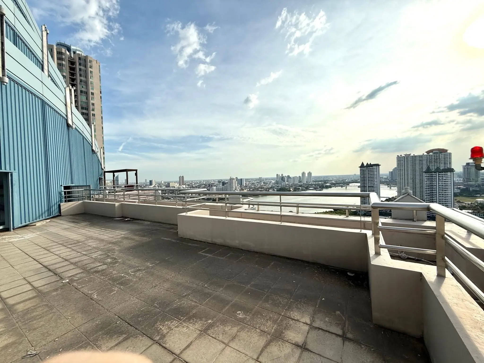 Bare-shell Penthouse. Watermark Chao Praya