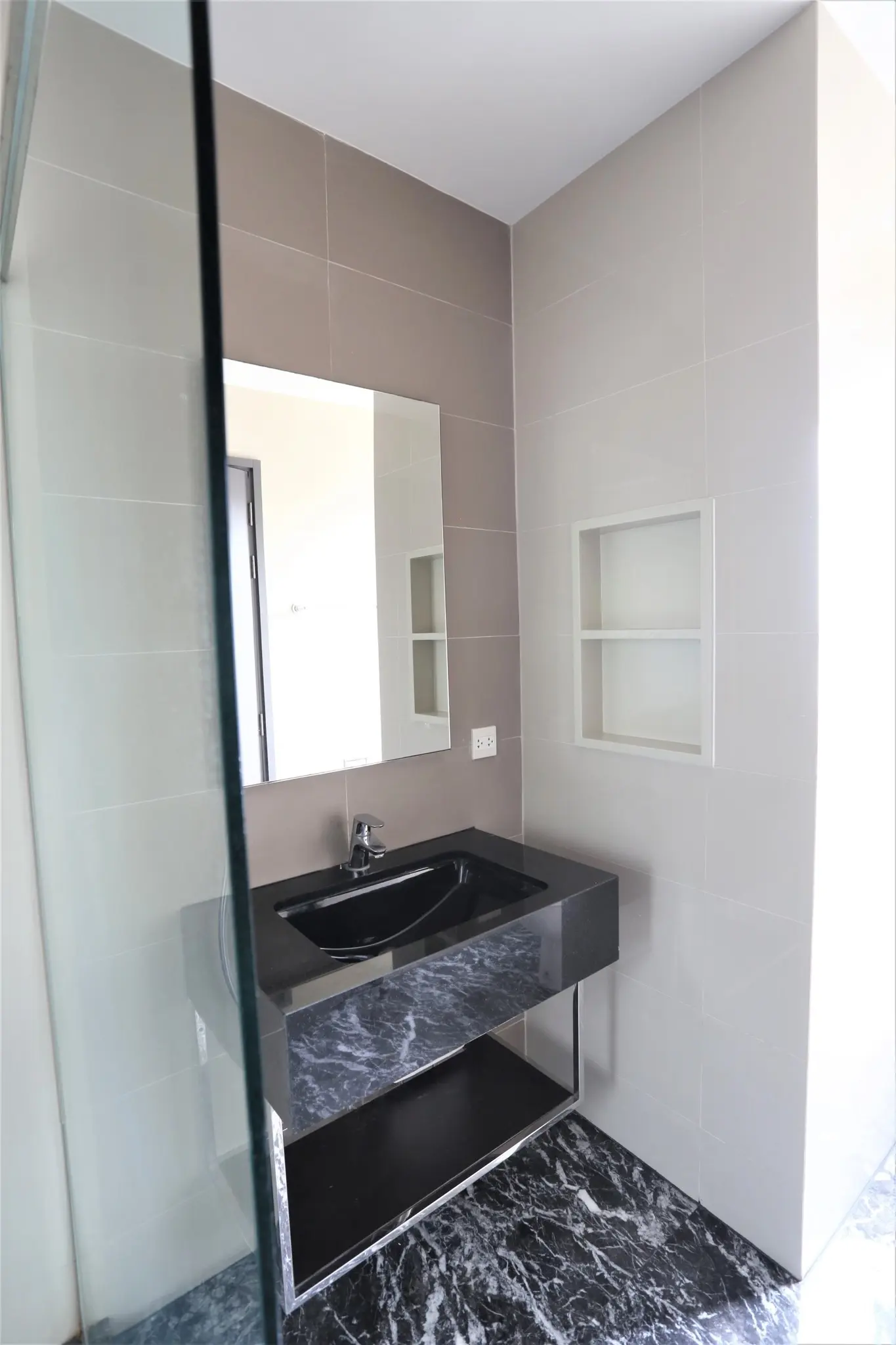 1 Bed/ 1 bath Edge Sukhumvit 23