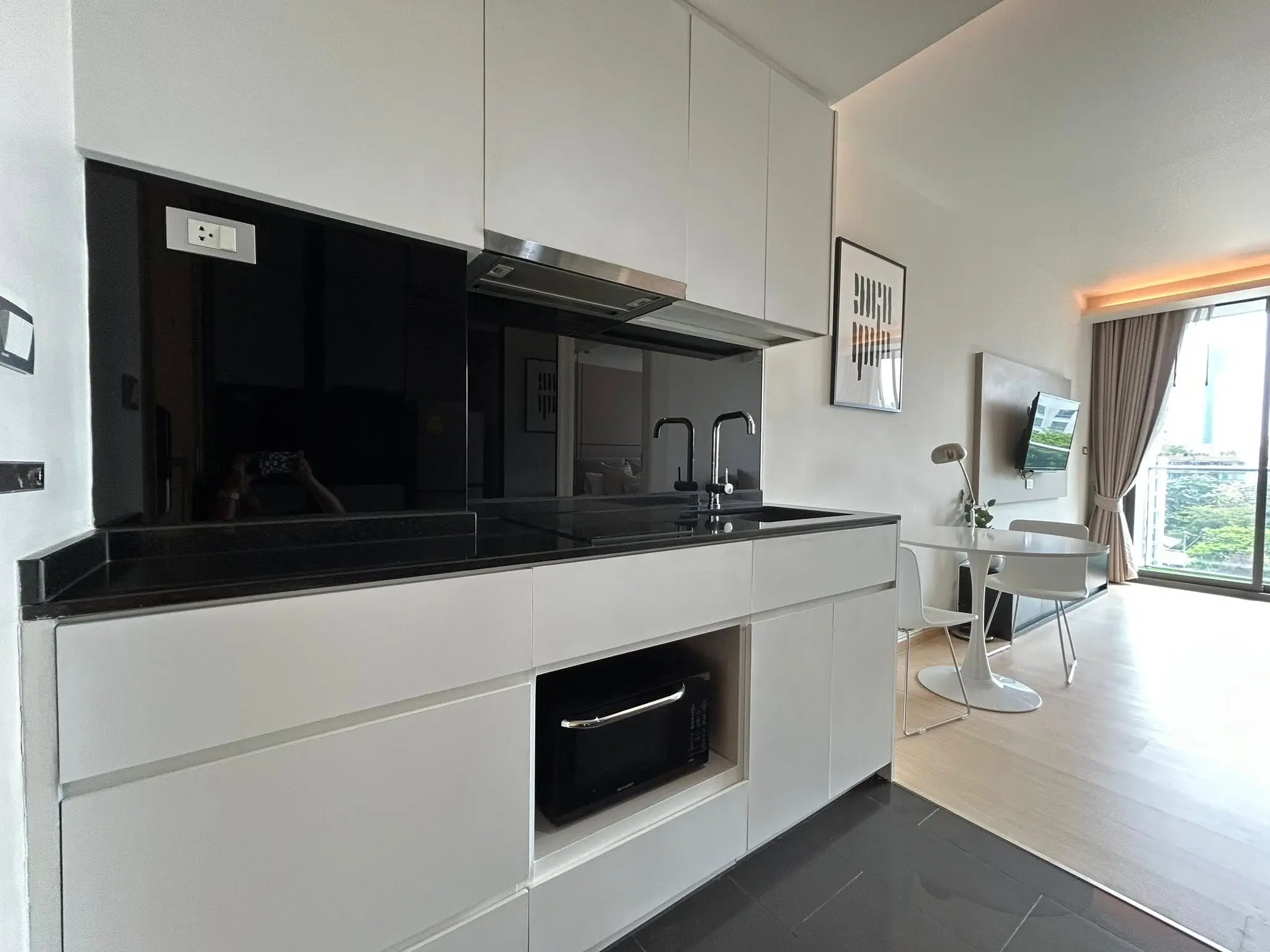 1 Bed/ 1 Bath Via 49