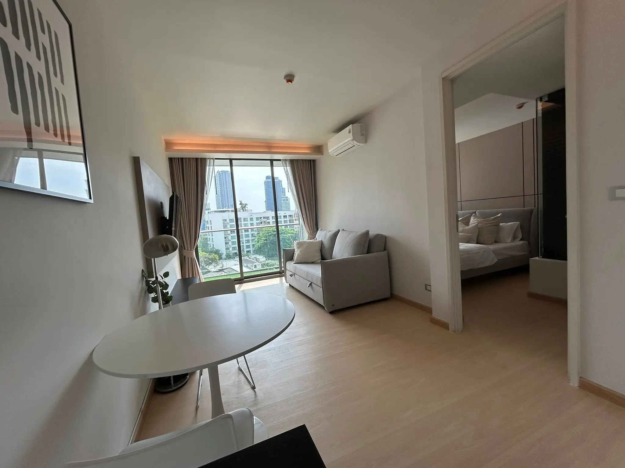 1 Bed/ 1 Bath Via 49