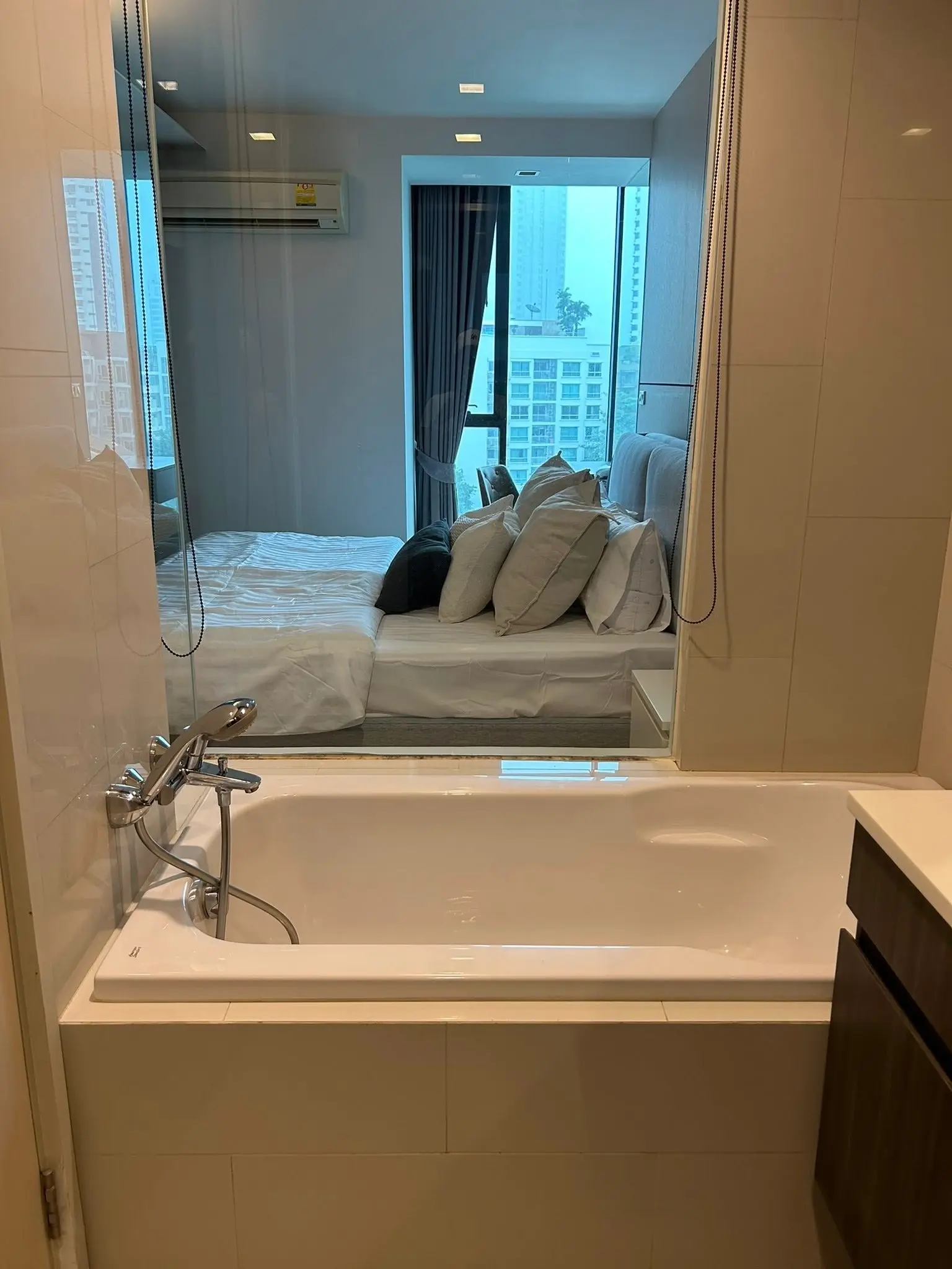 1 Bed/ 1 Bath Via 49