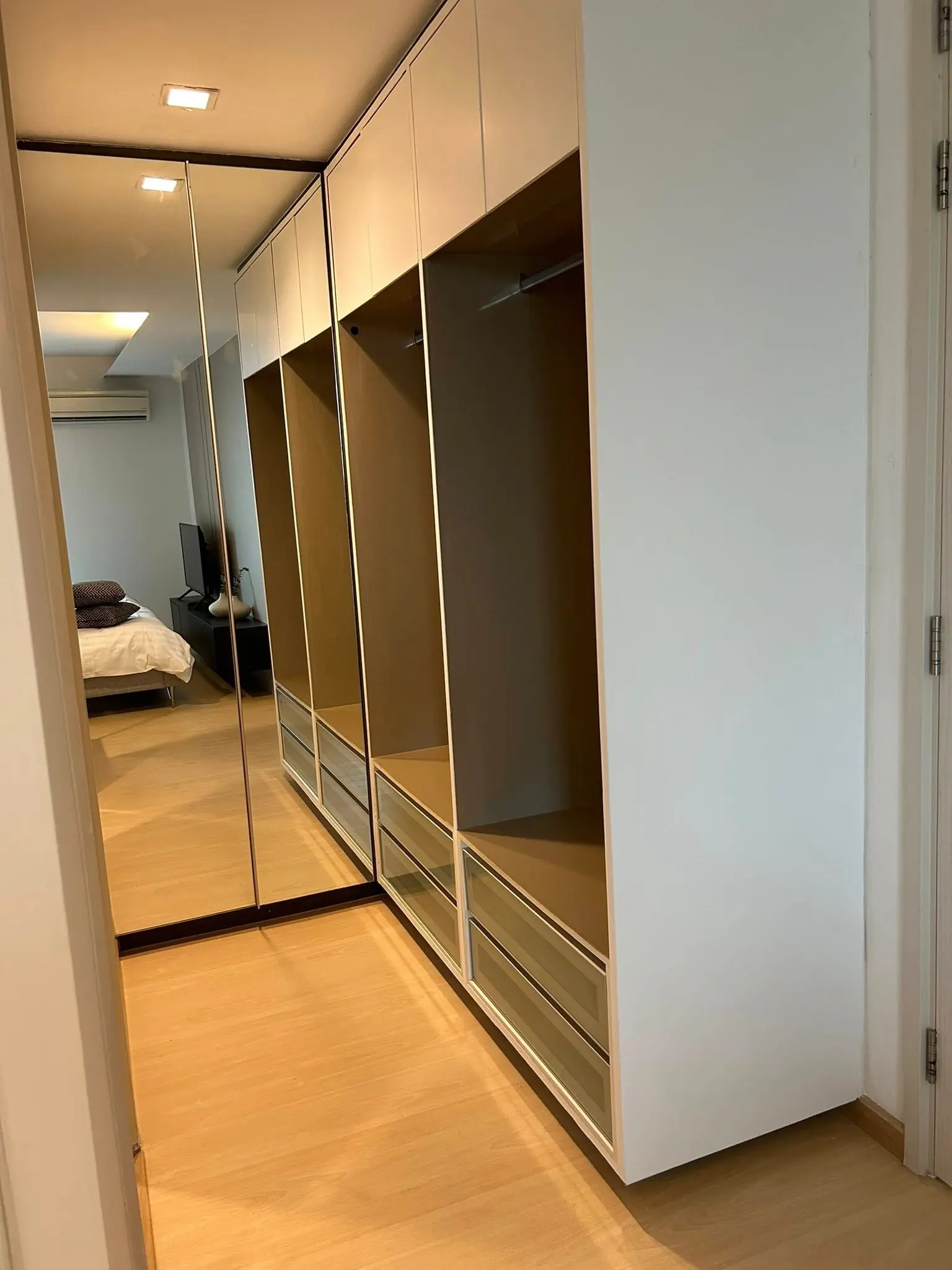 1 Bed/ 1 Bath Via 49