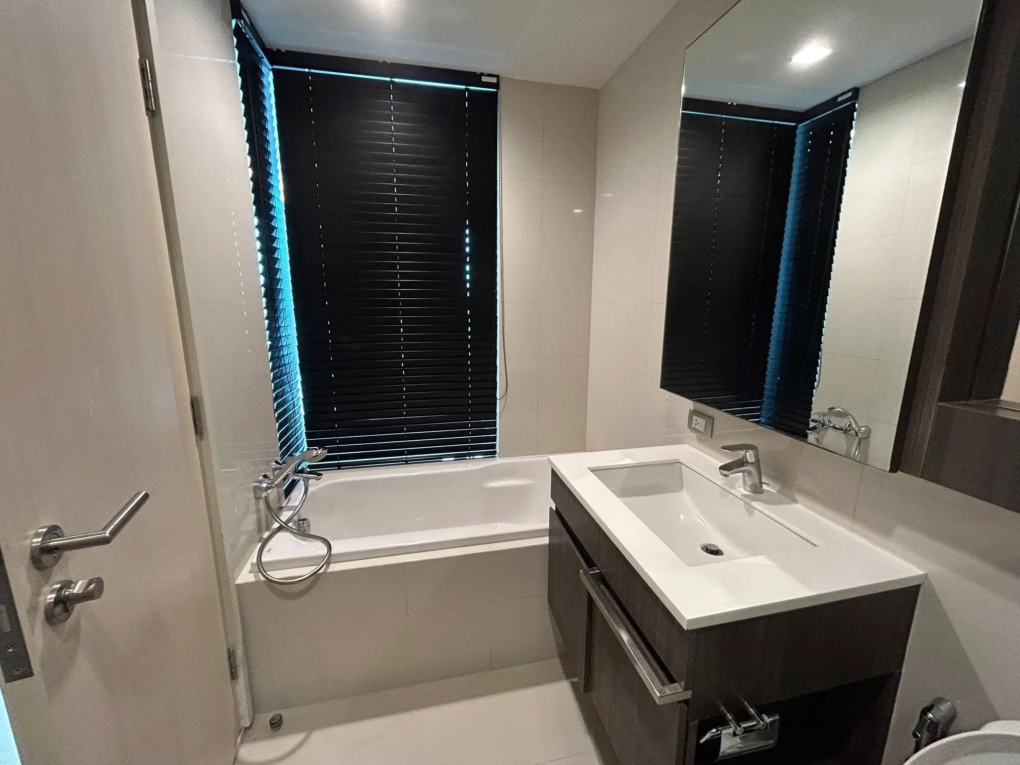 1 Bed/ 1 Bath Via 49