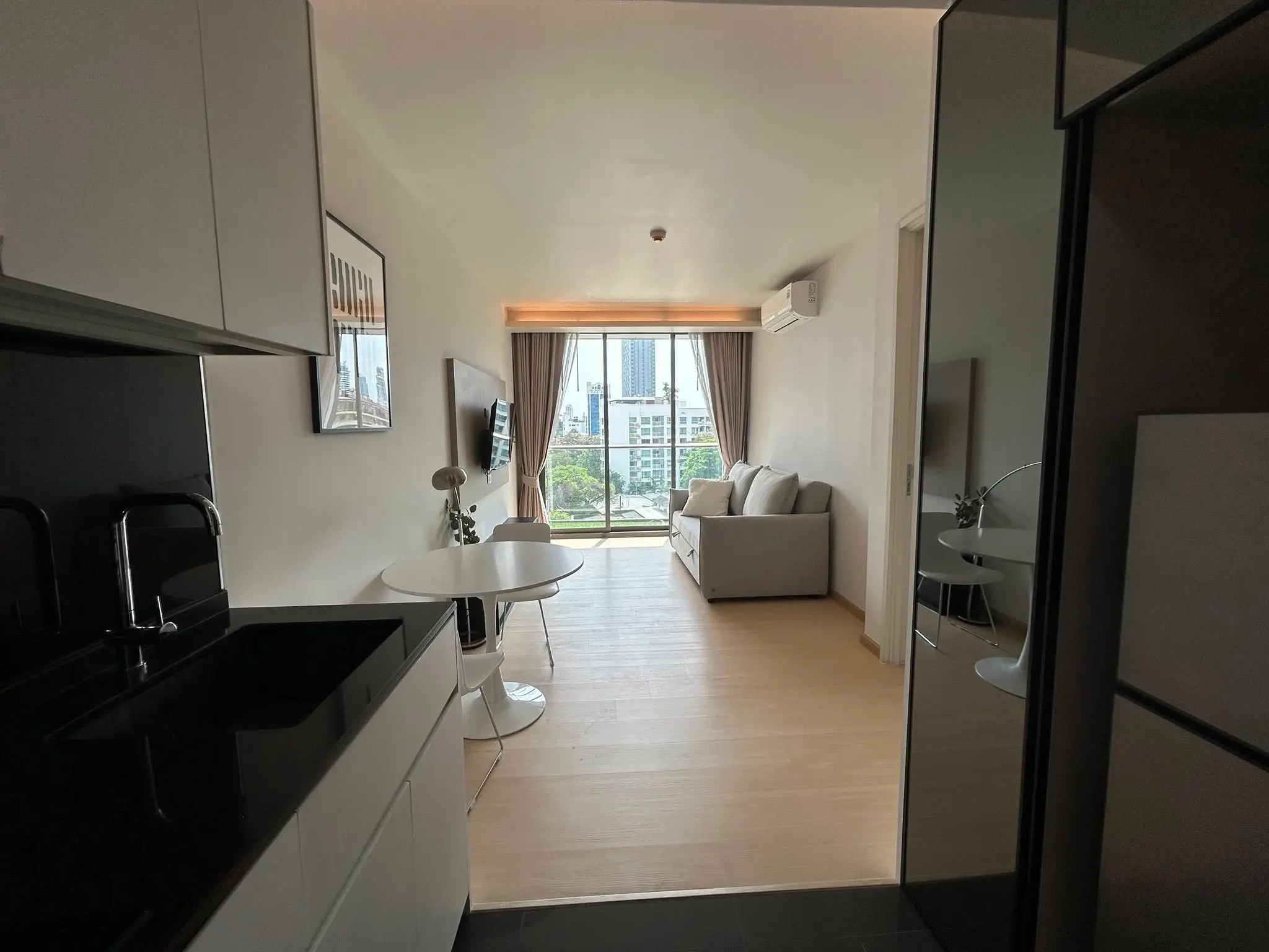 1 Bed/ 1 Bath Via 49