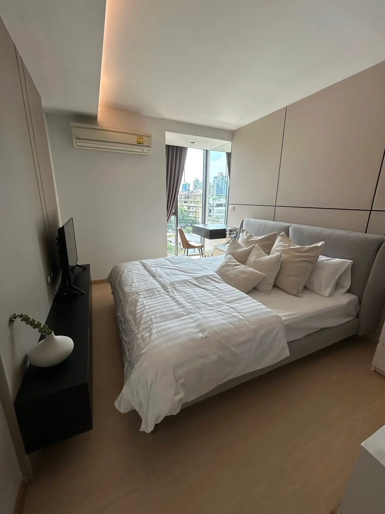 1 Bed/ 1 Bath Via 49