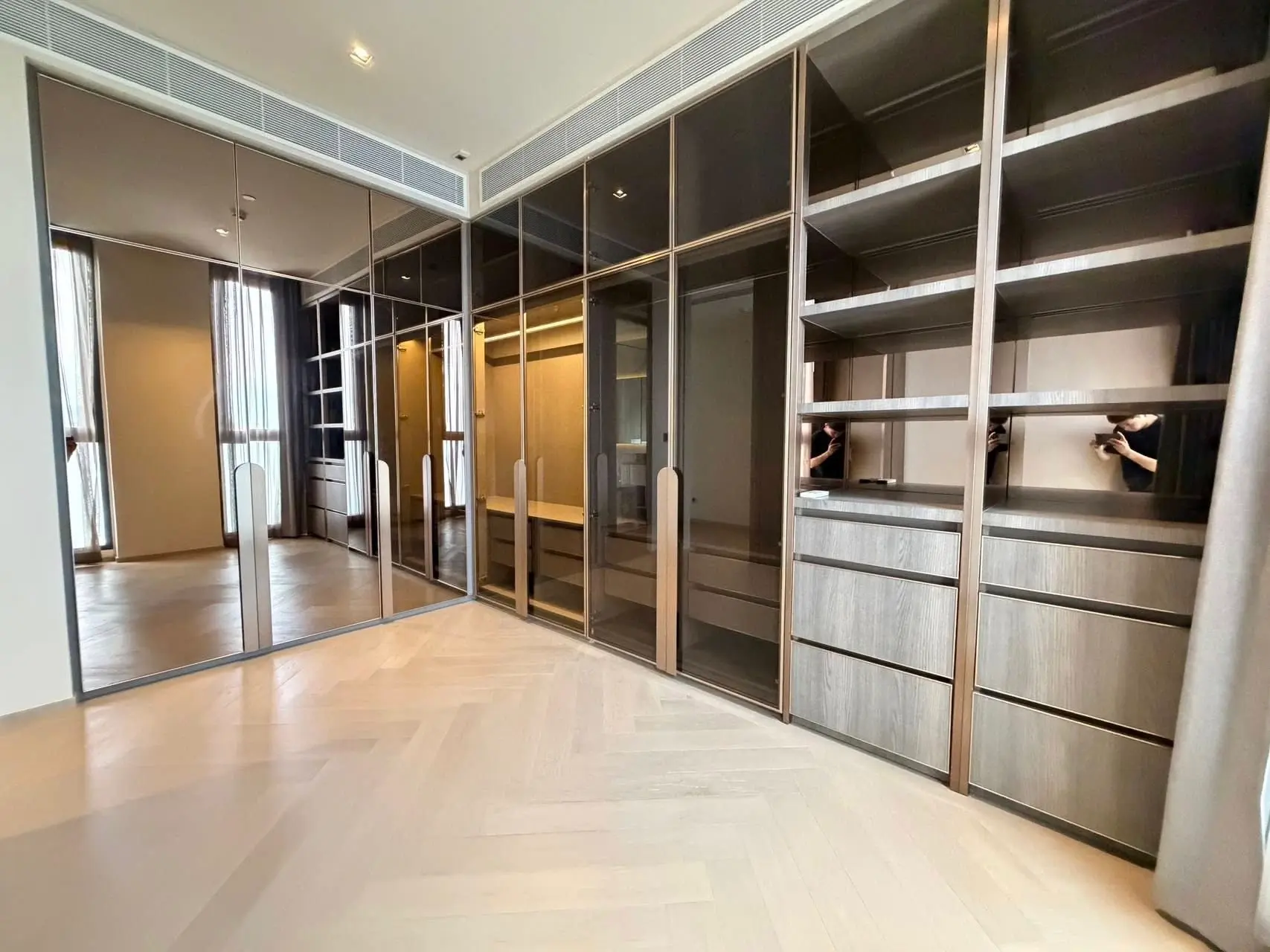 4 Bed/ 3 Bath The Reserve Sathorn