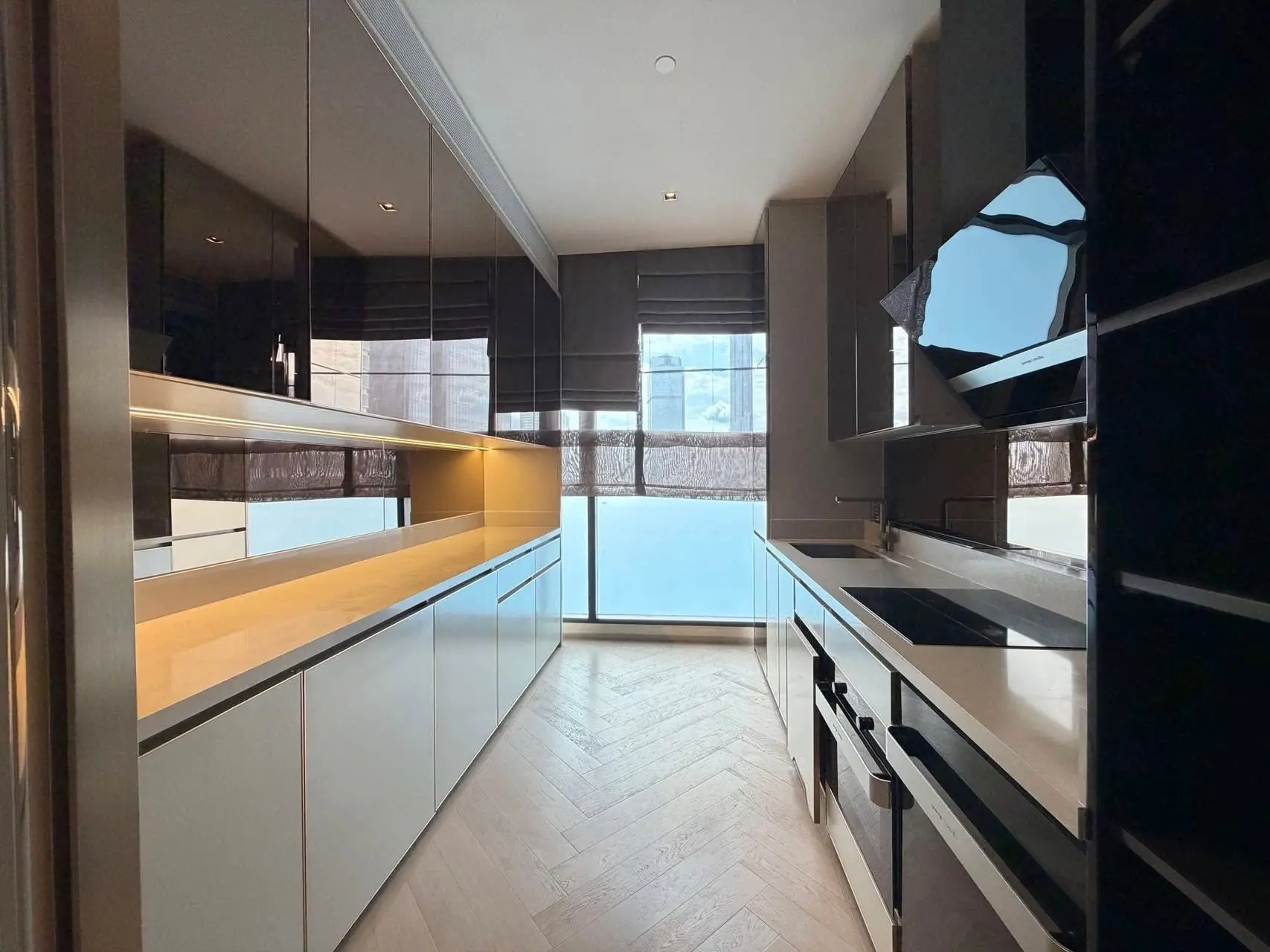 4 Bed/ 3 Bath The Reserve Sathorn