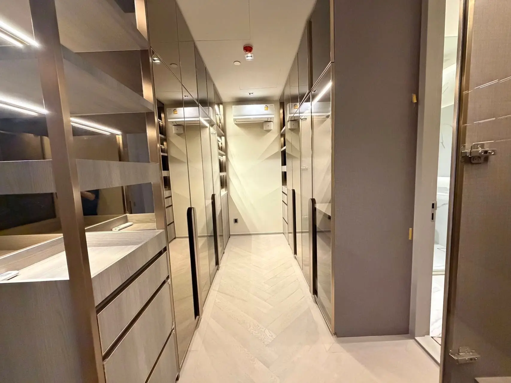 4 Bed/ 3 Bath The Reserve Sathorn