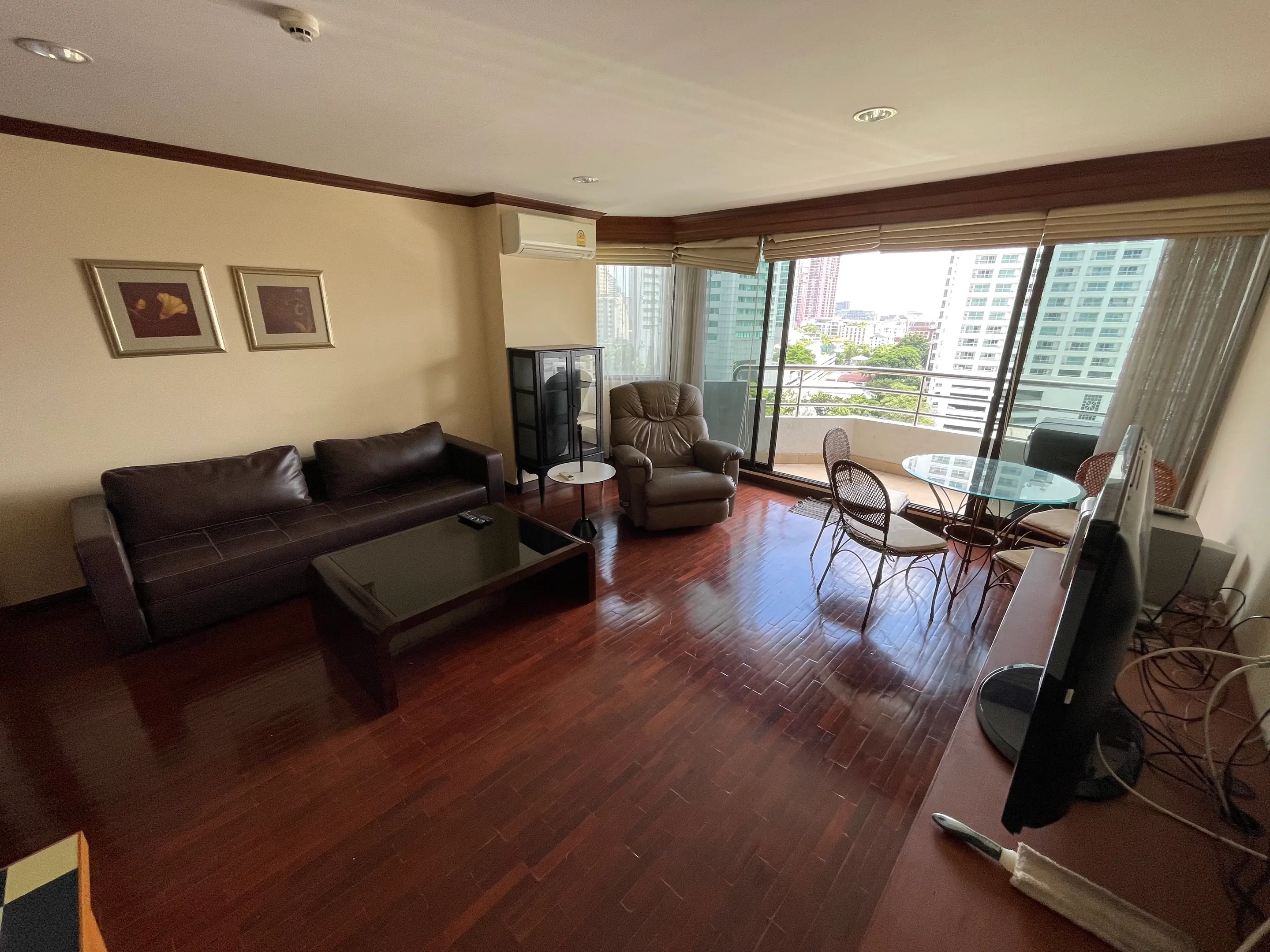 1 Bed/ 2 Bath Lake Avenue