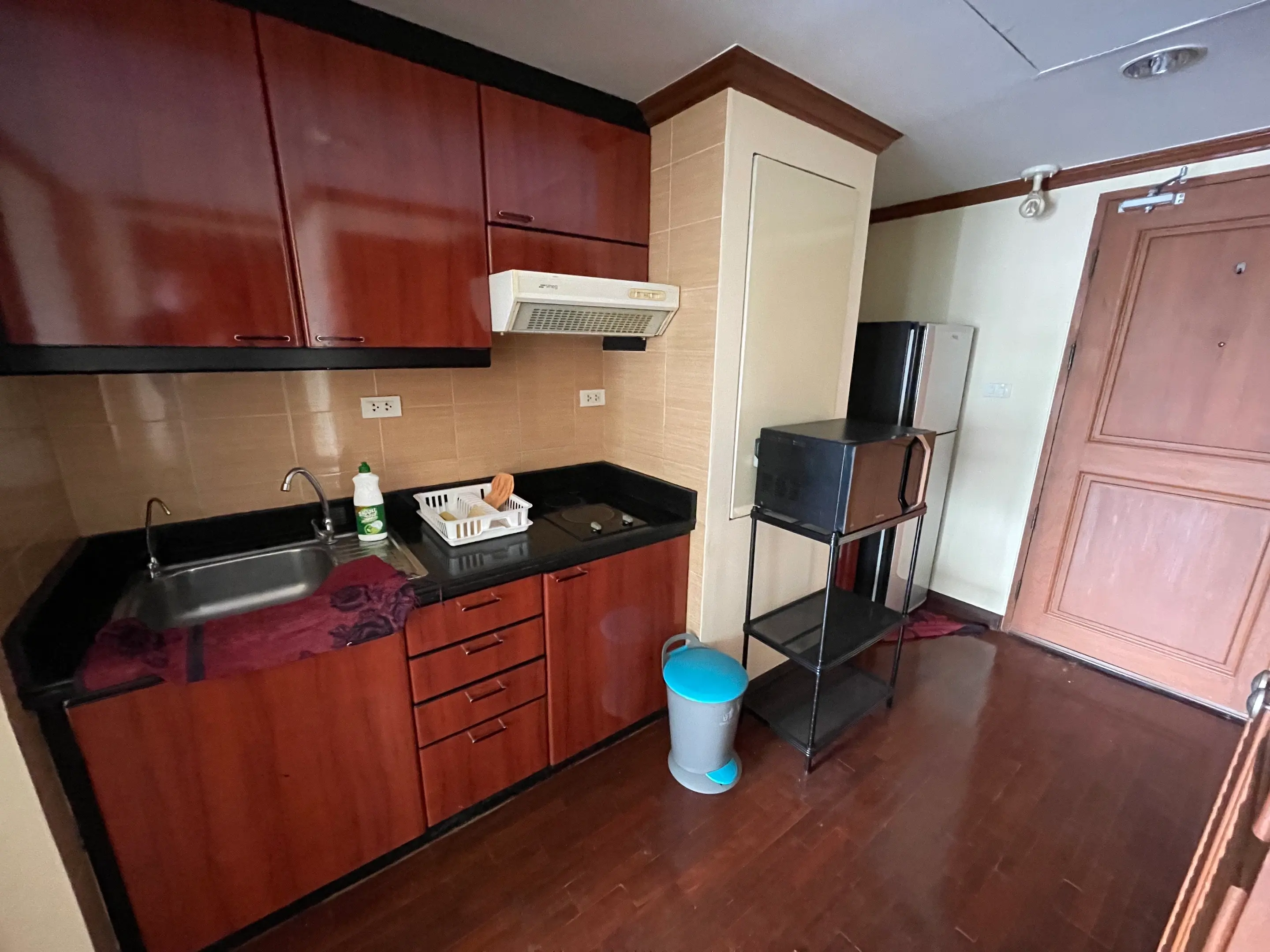 1 Bed/ 2 Bath Lake Avenue