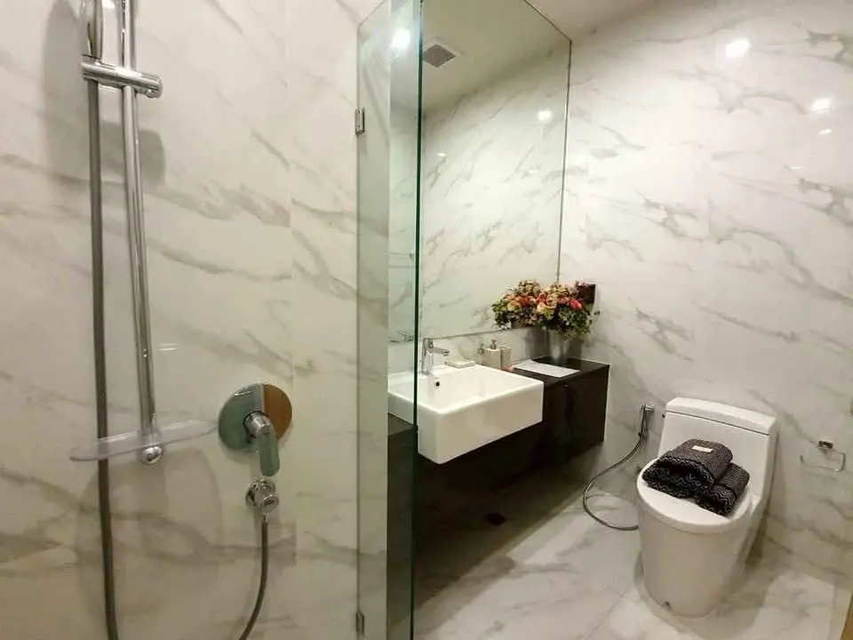 1 bed/ 1 bath  Noble BE19