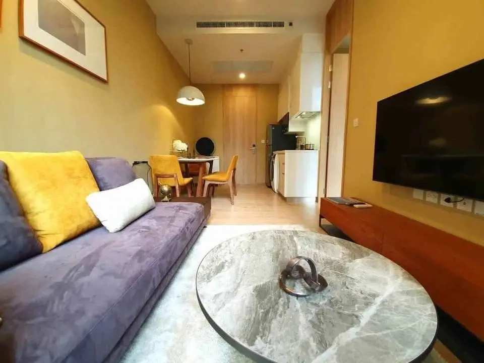 1 bed/ 1 bath  Noble BE19