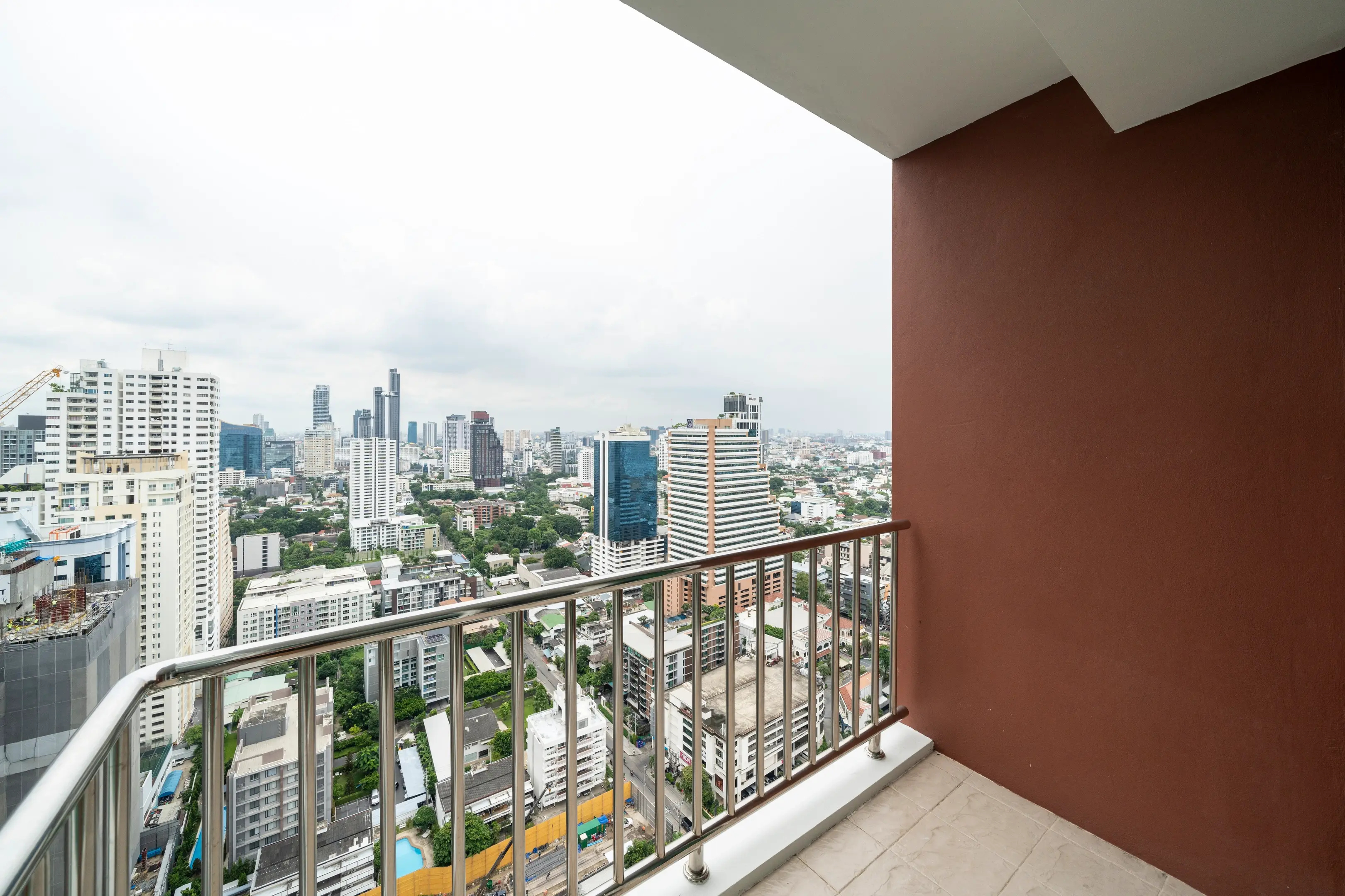 2 Bed/ 2 Bath Fullerton Sukhumvit