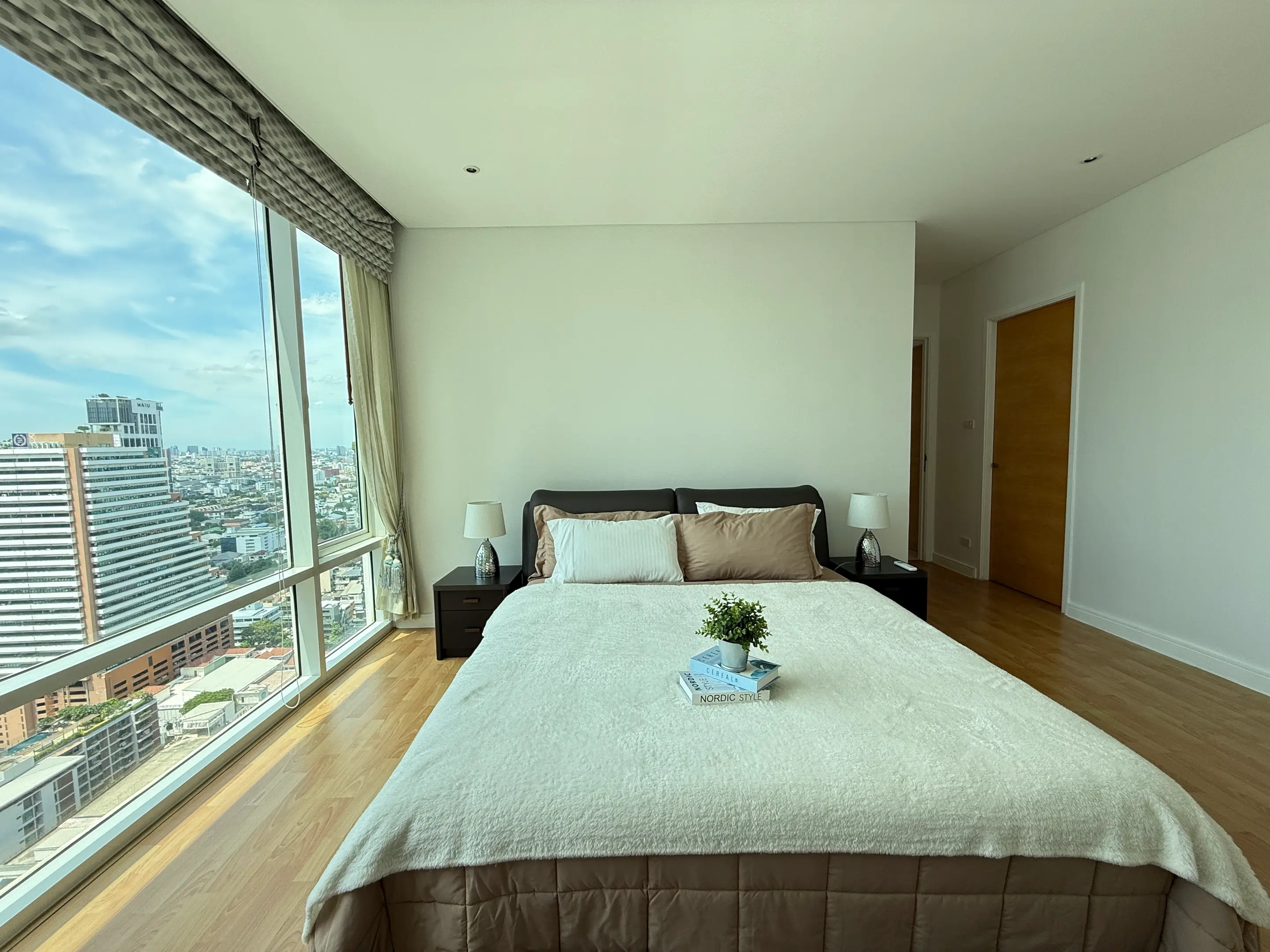 2 Bed/ 2 Bath Fullerton Sukhumvit