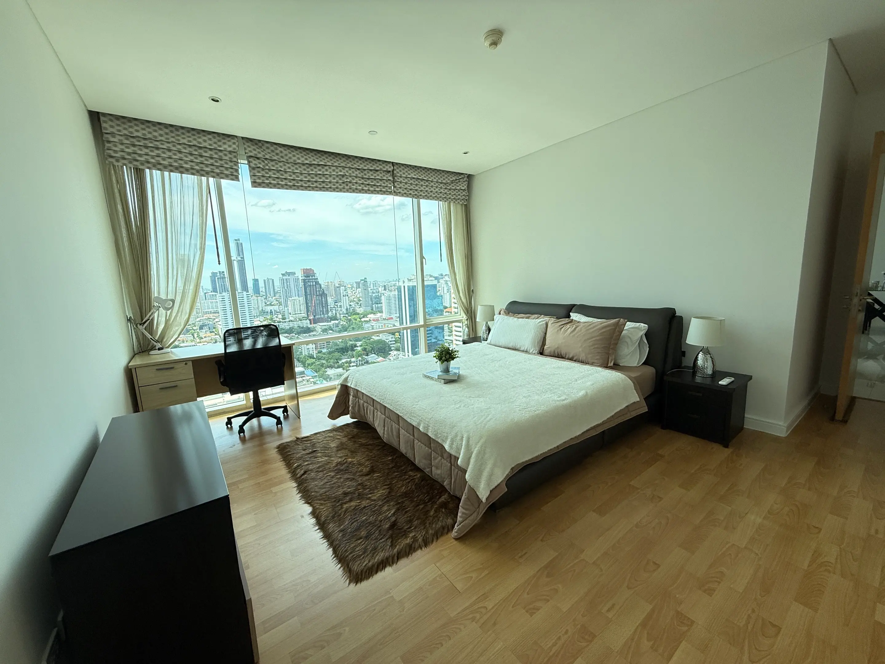 2 Bed/ 2 Bath Fullerton Sukhumvit