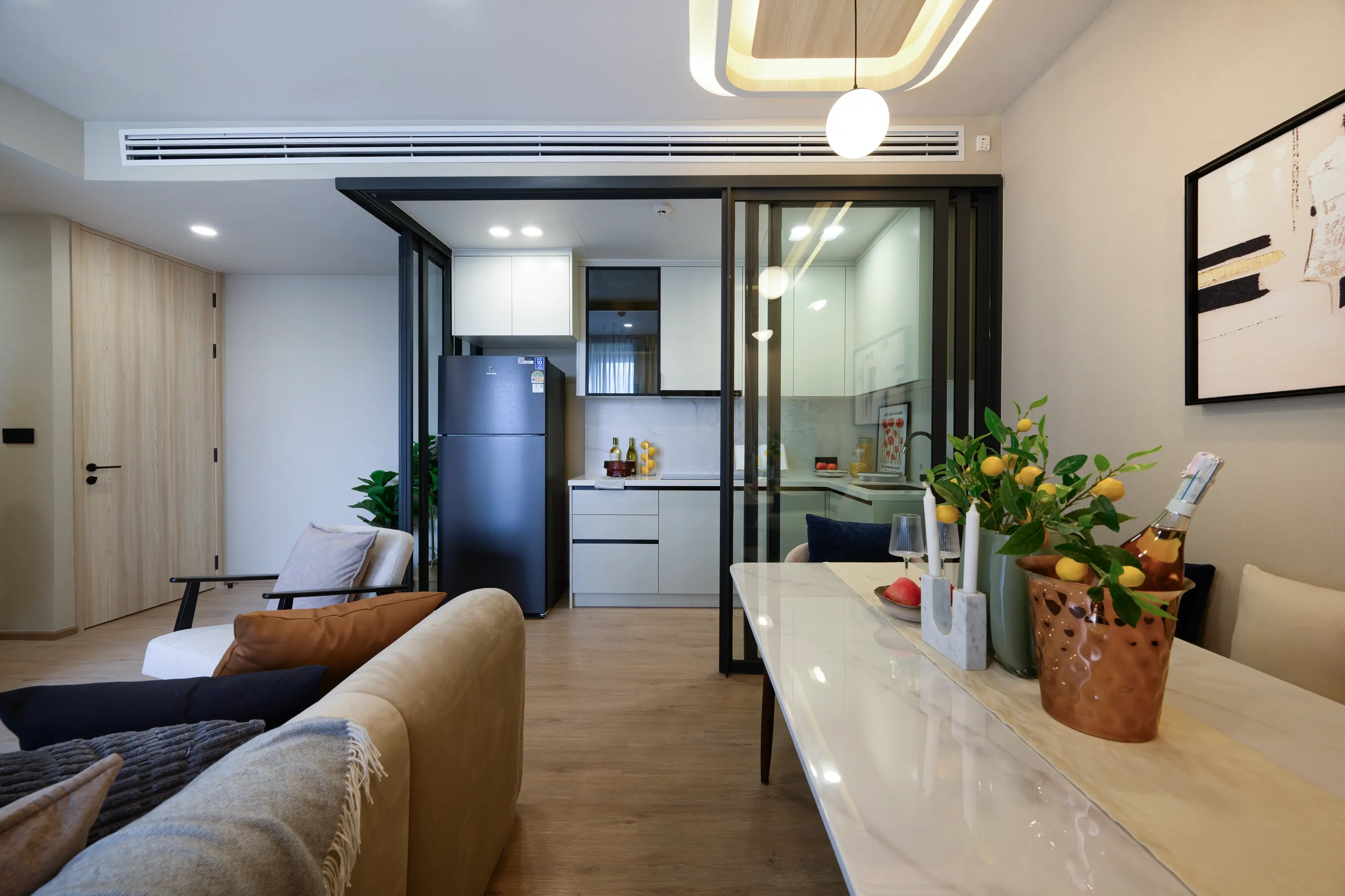 2 Bed/ 2 Bath Aritier Penthouse At Ari