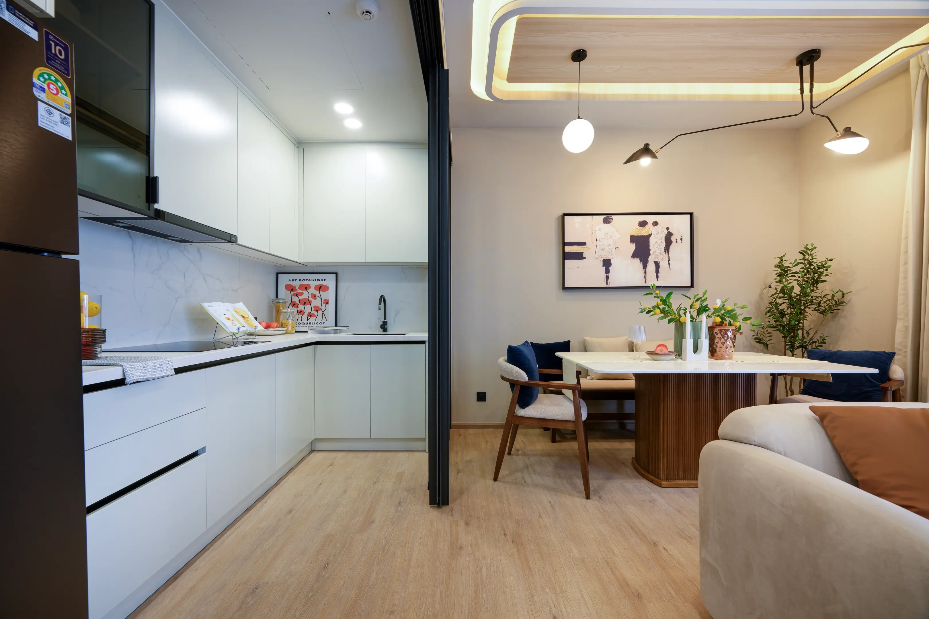 2 Bed/ 2 Bath Aritier Penthouse At Ari