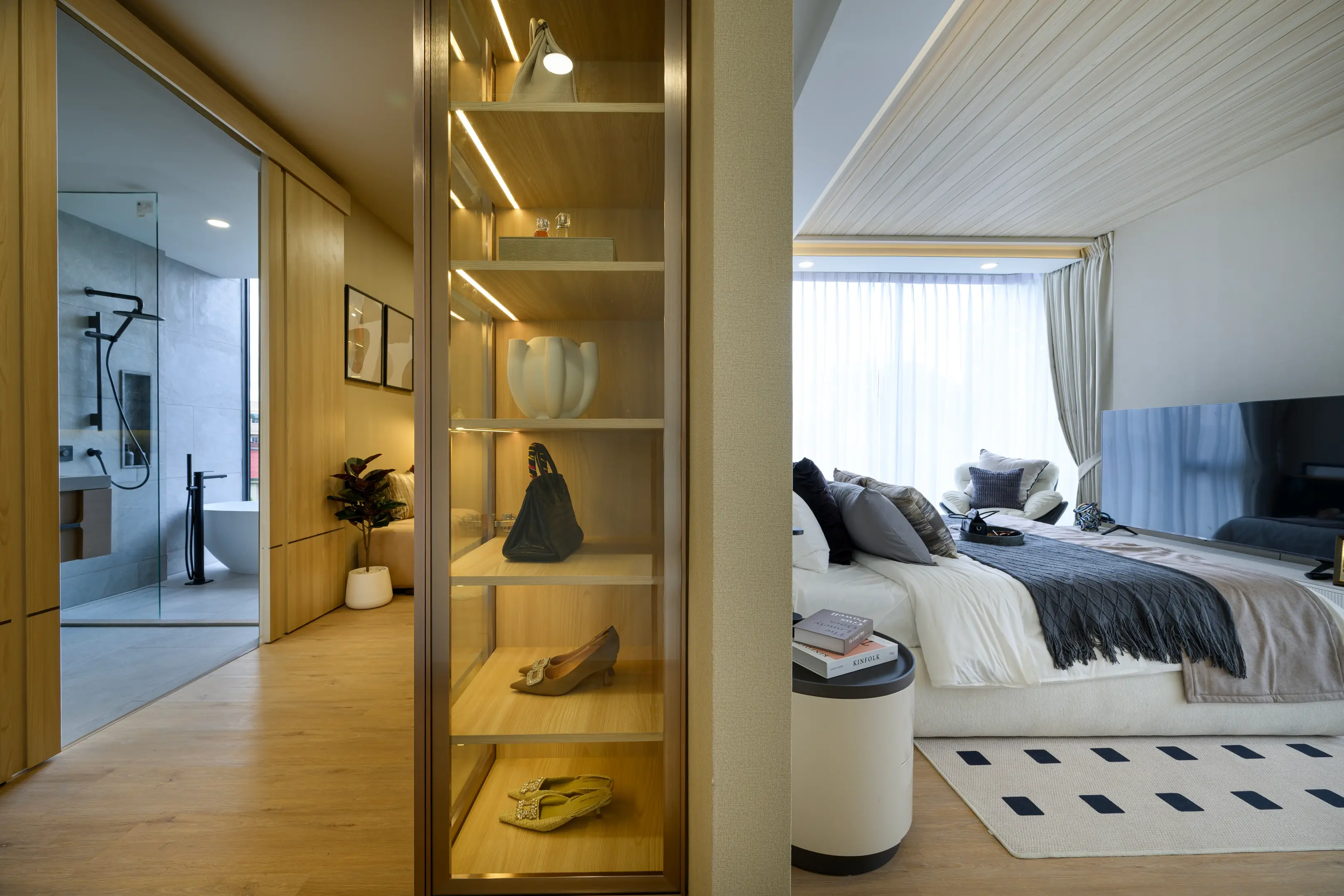 2 Bed/ 2 Bath Aritier Penthouse At Ari