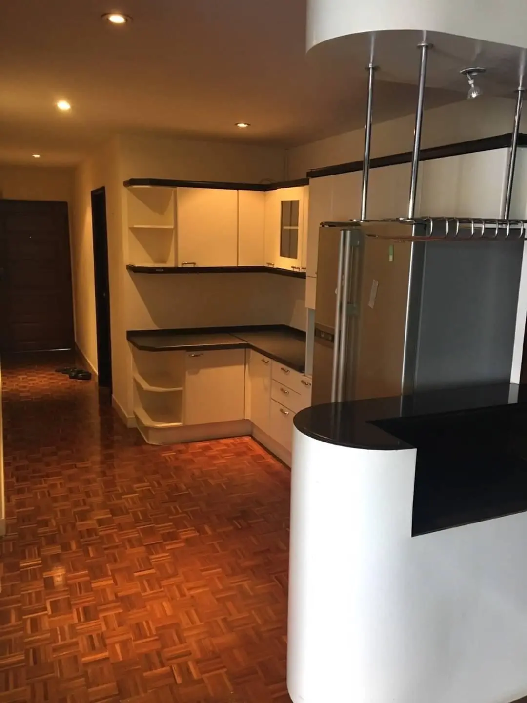 คอนโดฟรีโฮลด์ 2 ห้องนอนกว้างขวางพร้อมดาดฟ้าในวัฒนา